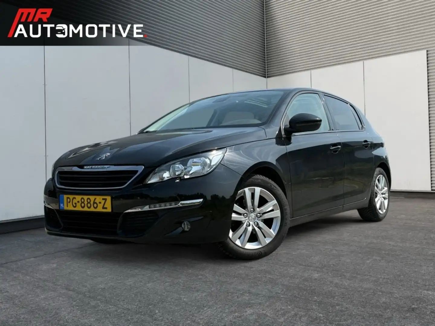 Peugeot 308 1.2 Puretech Executive - Panoramadak, Cruise, Navi Zwart - 1