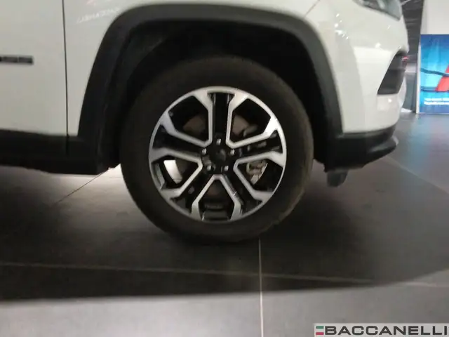 Jeep Compass view 14