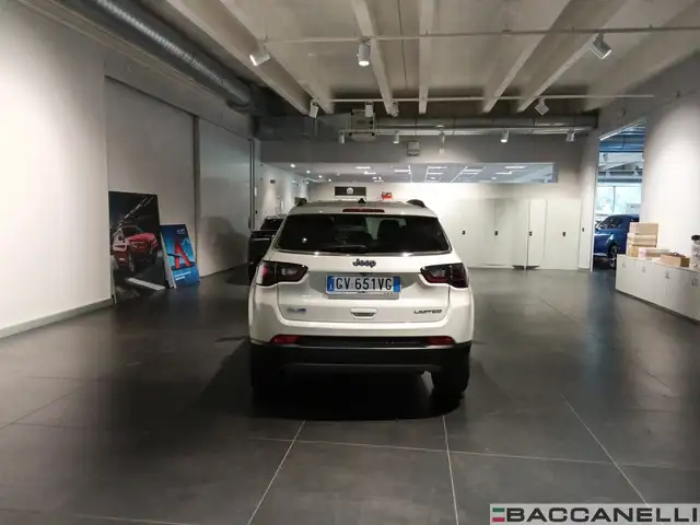 Jeep Compass view 4