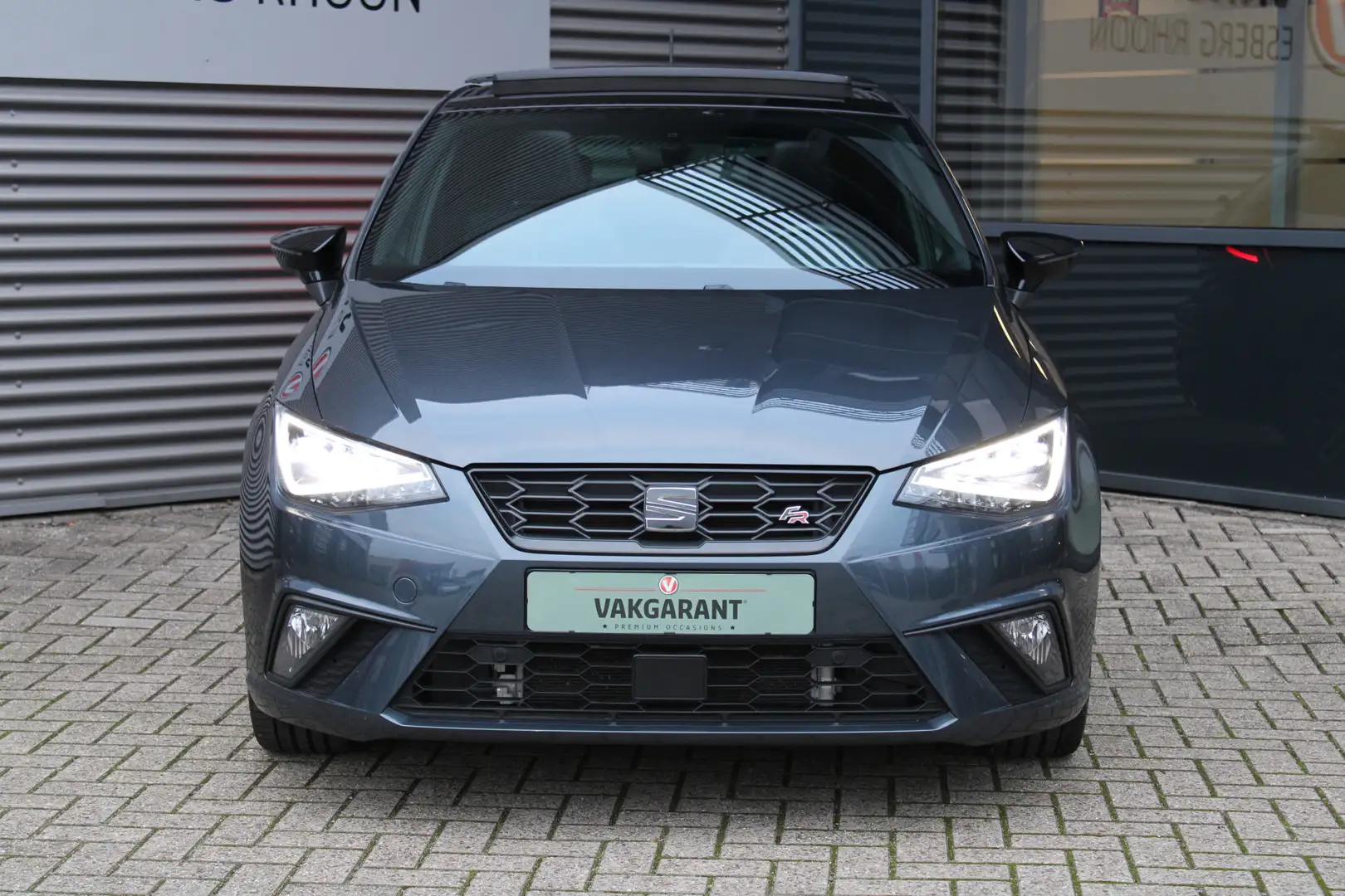 SEAT Ibiza 1.0 TSI FR DSG,NAVI/CAM,PANO,BEATS Grijs - 2