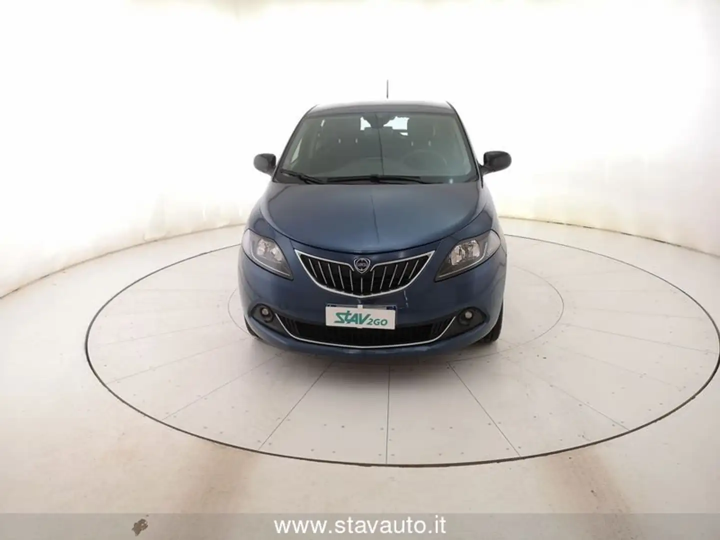Lancia Ypsilon 1.0 FireFly 5 porte S&S Hybrid Platino Blu/Azzurro - 2