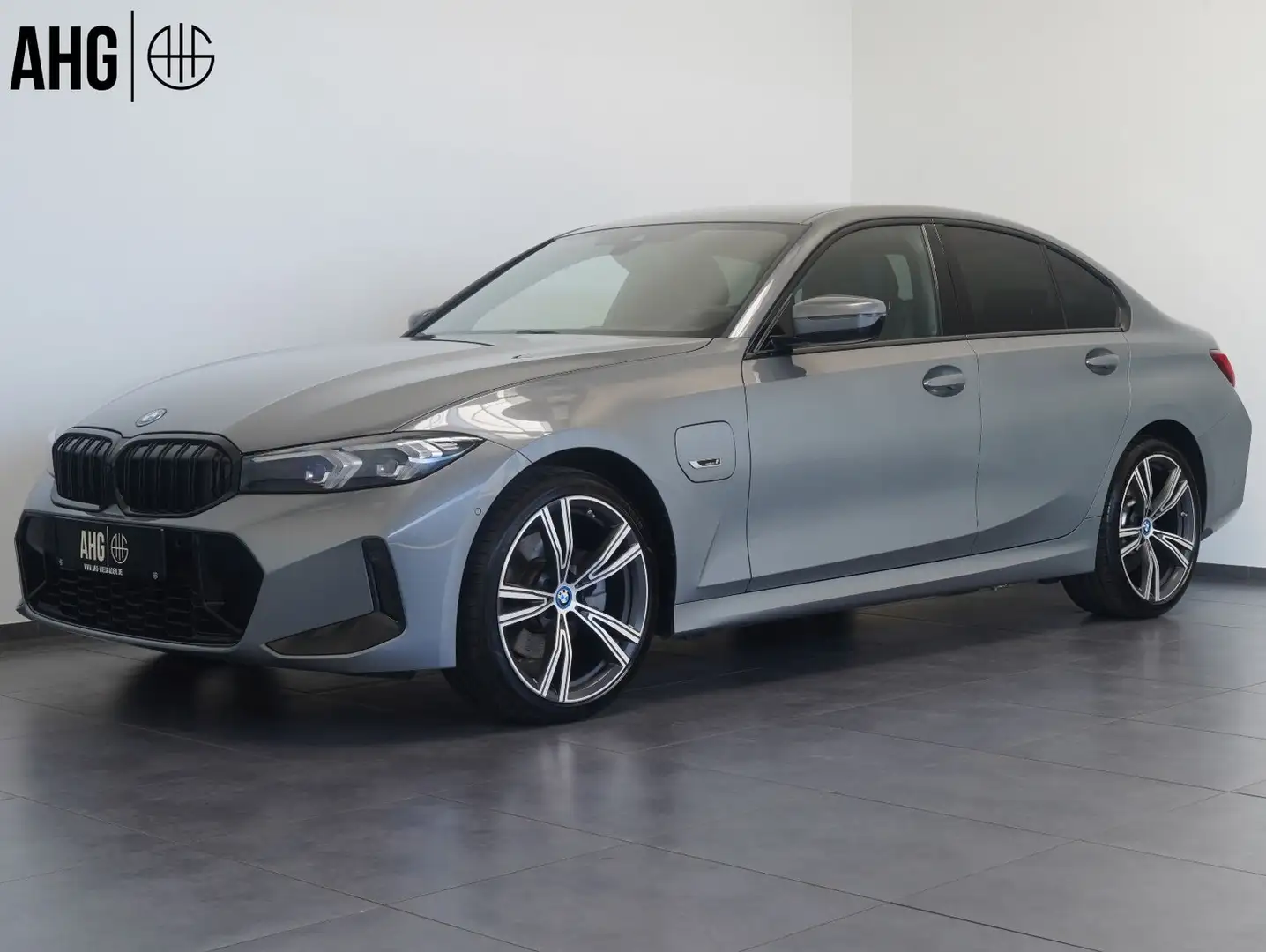 BMW 320 e M Sport CURVED/SHADOW/LM19" Grau - 1