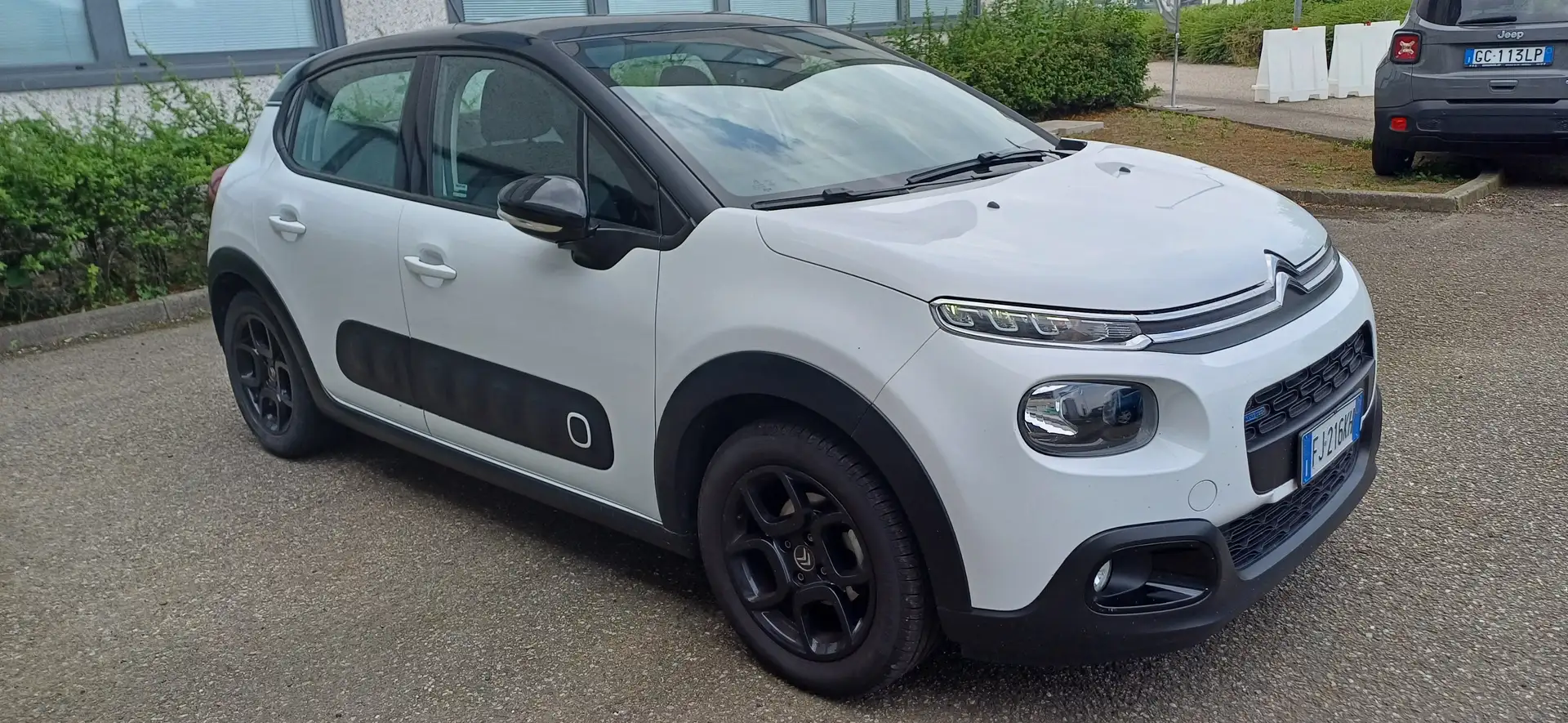 Citroen C3 C3 1.2 puretech Feel 82cv neopatentati Weiß - 2