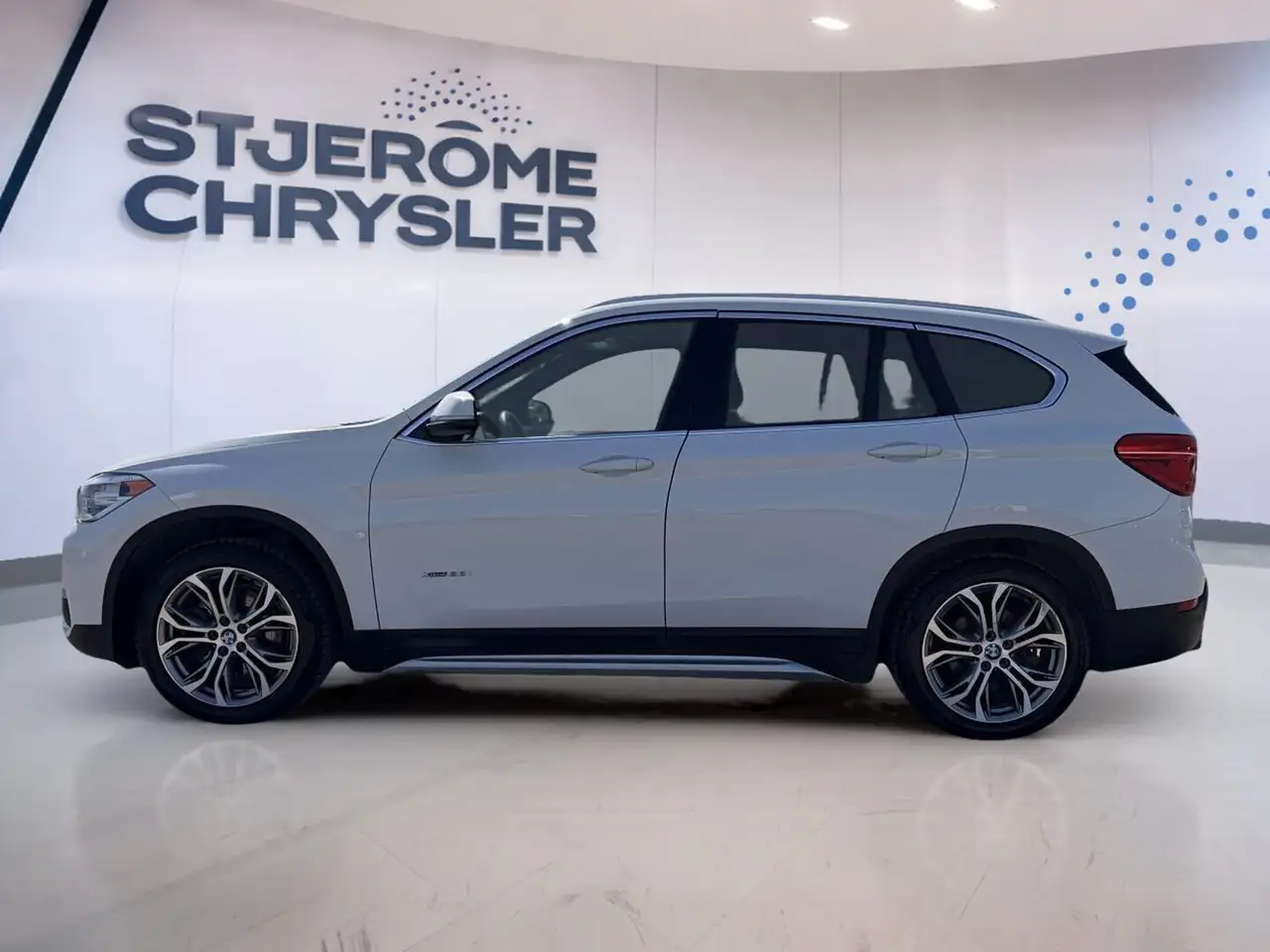 BMW X1 photo BMW X1