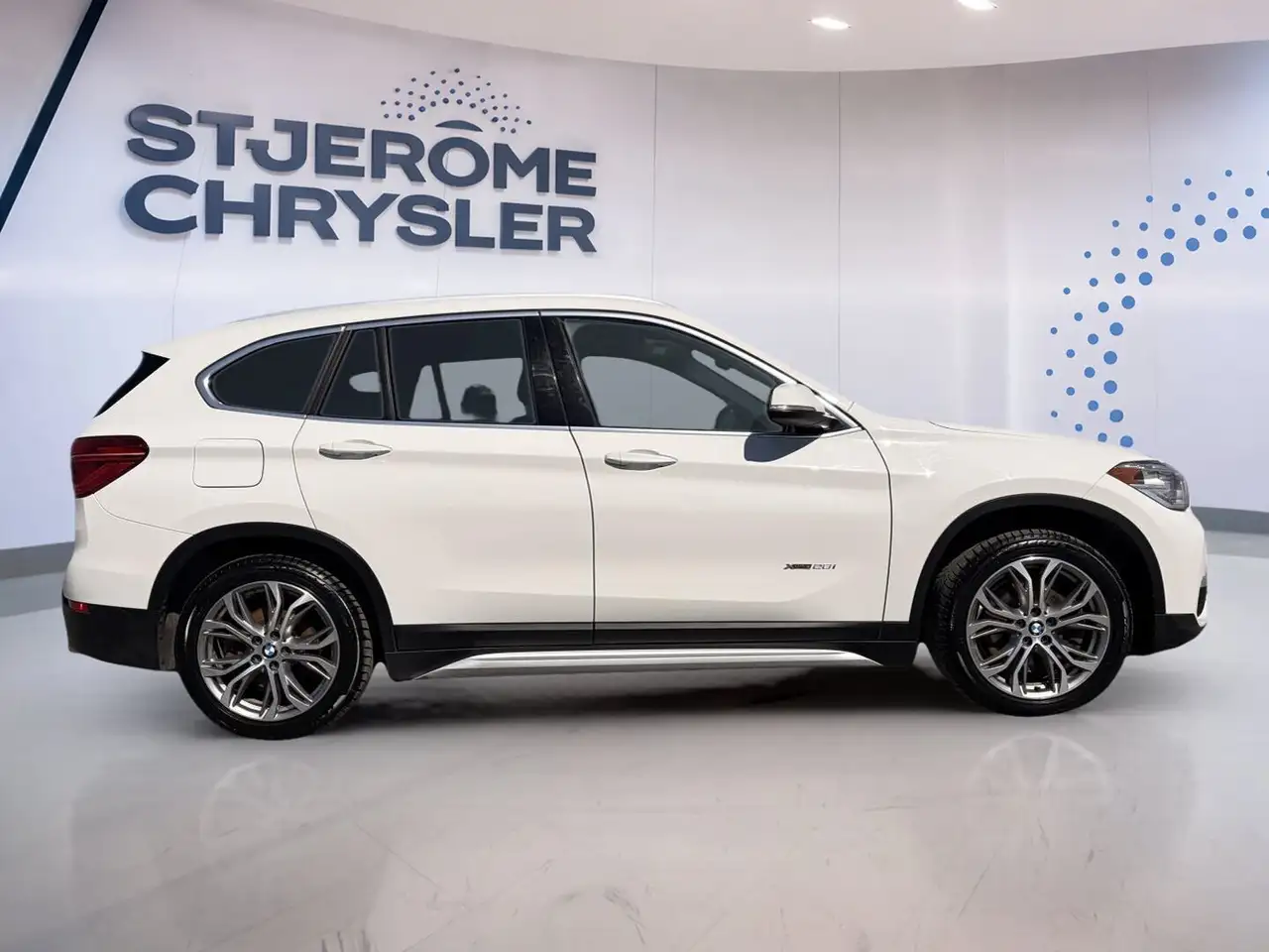 BMW X1 photo BMW X1