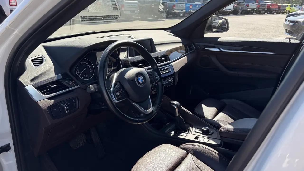 BMW X1 photo BMW X1