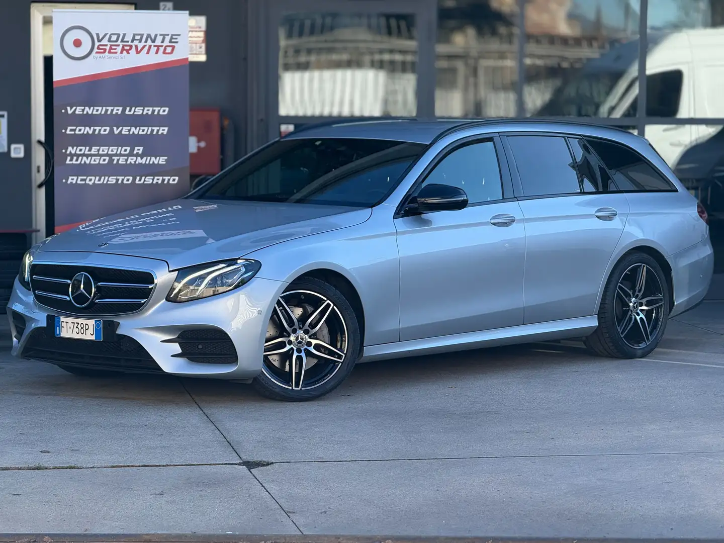 Mercedes-Benz E 220 d PREMIUM AMG 4 MATIC DISTRONIC HEAD UP DISPLAY Argento - 1