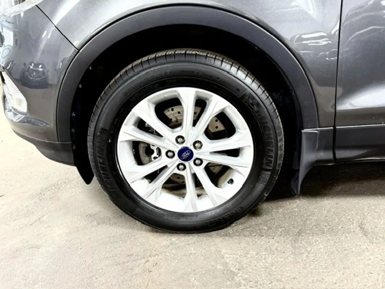 Ford Escape снимка Ford Escape