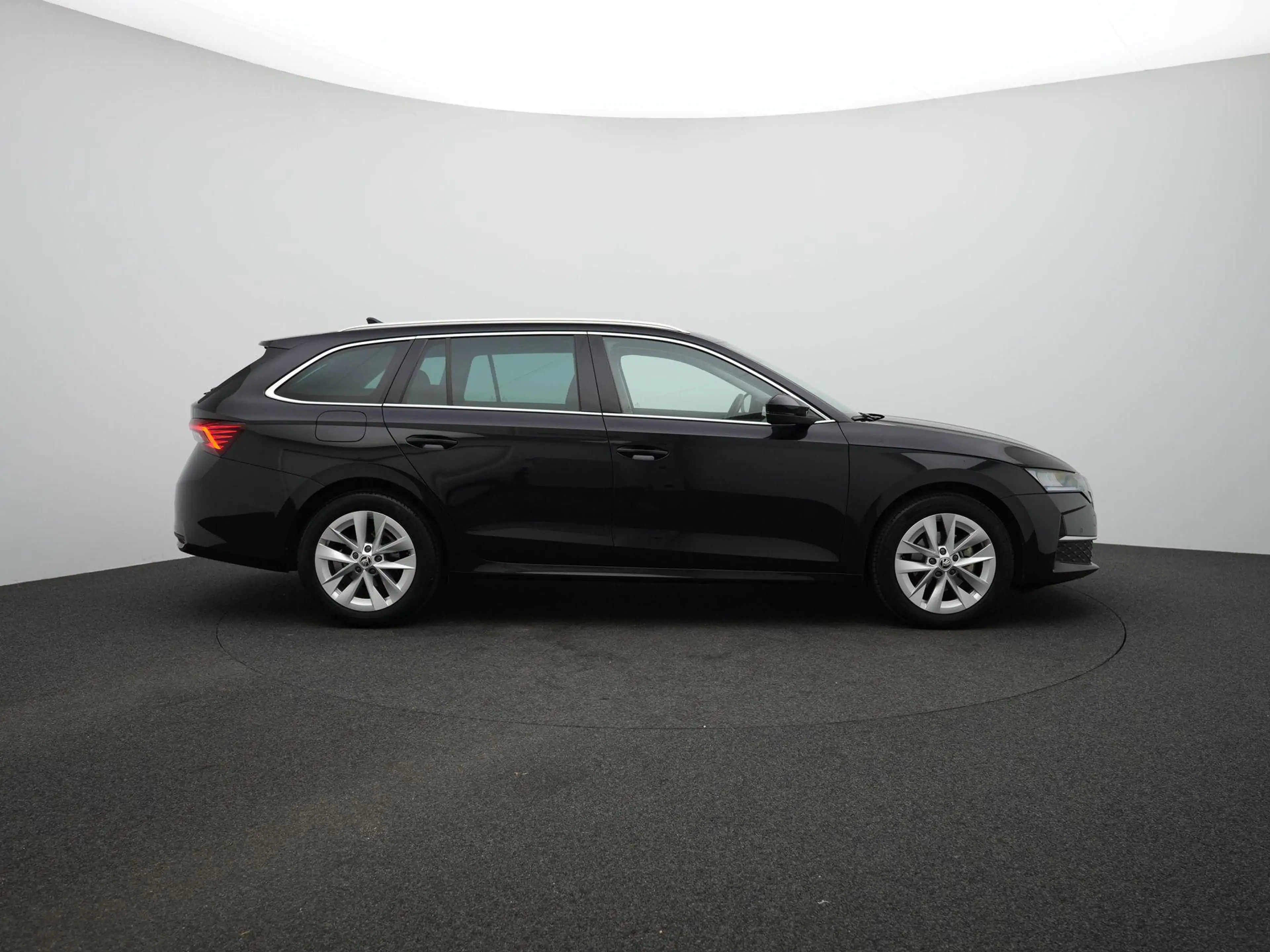 Skoda Octavia Combi 1.5 TSI 116pk DSG MHEV Selection | Achteruit — photo 4