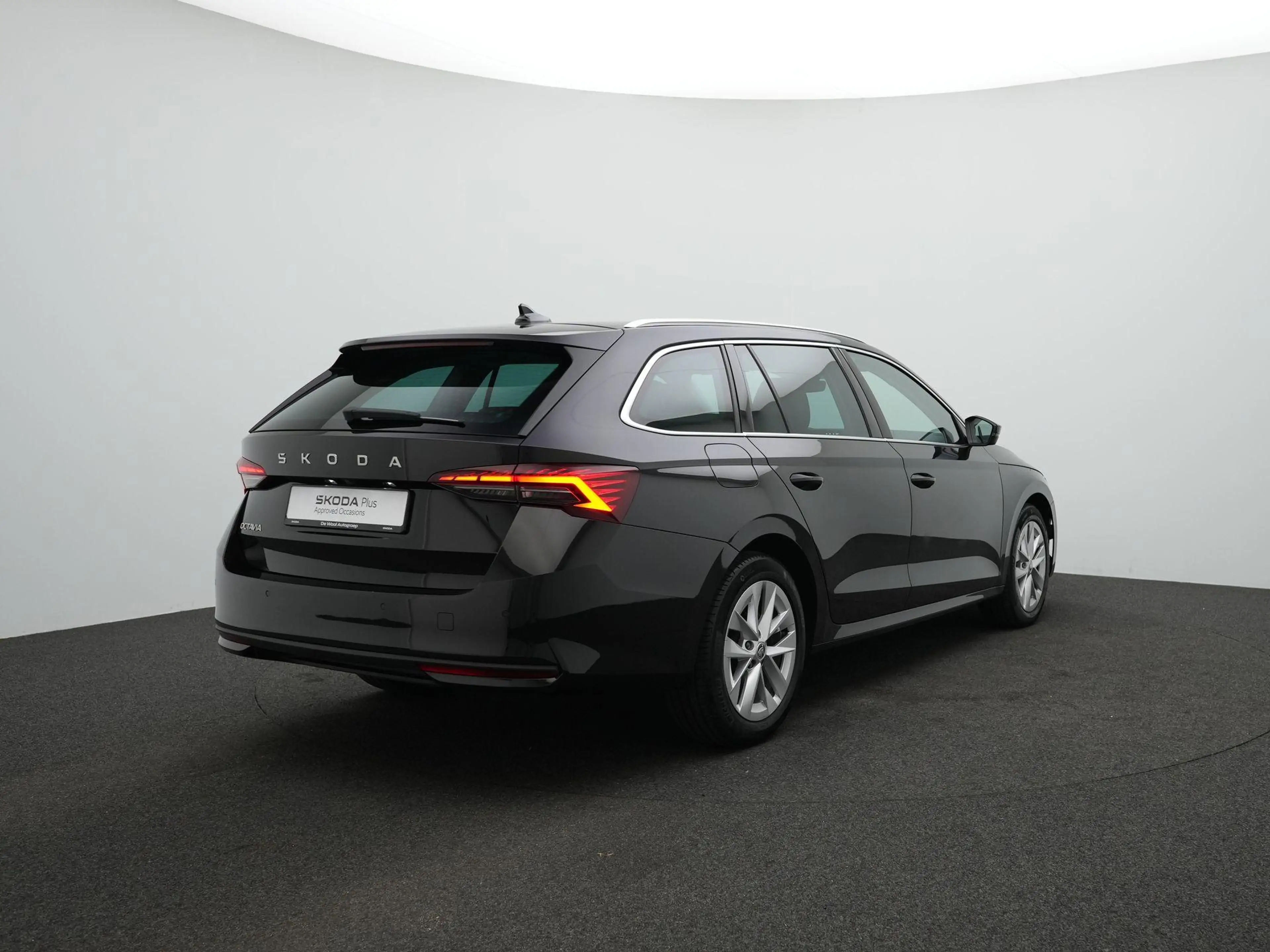 Skoda Octavia Combi 1.5 TSI 116pk DSG MHEV Selection | Achteruit — photo 5
