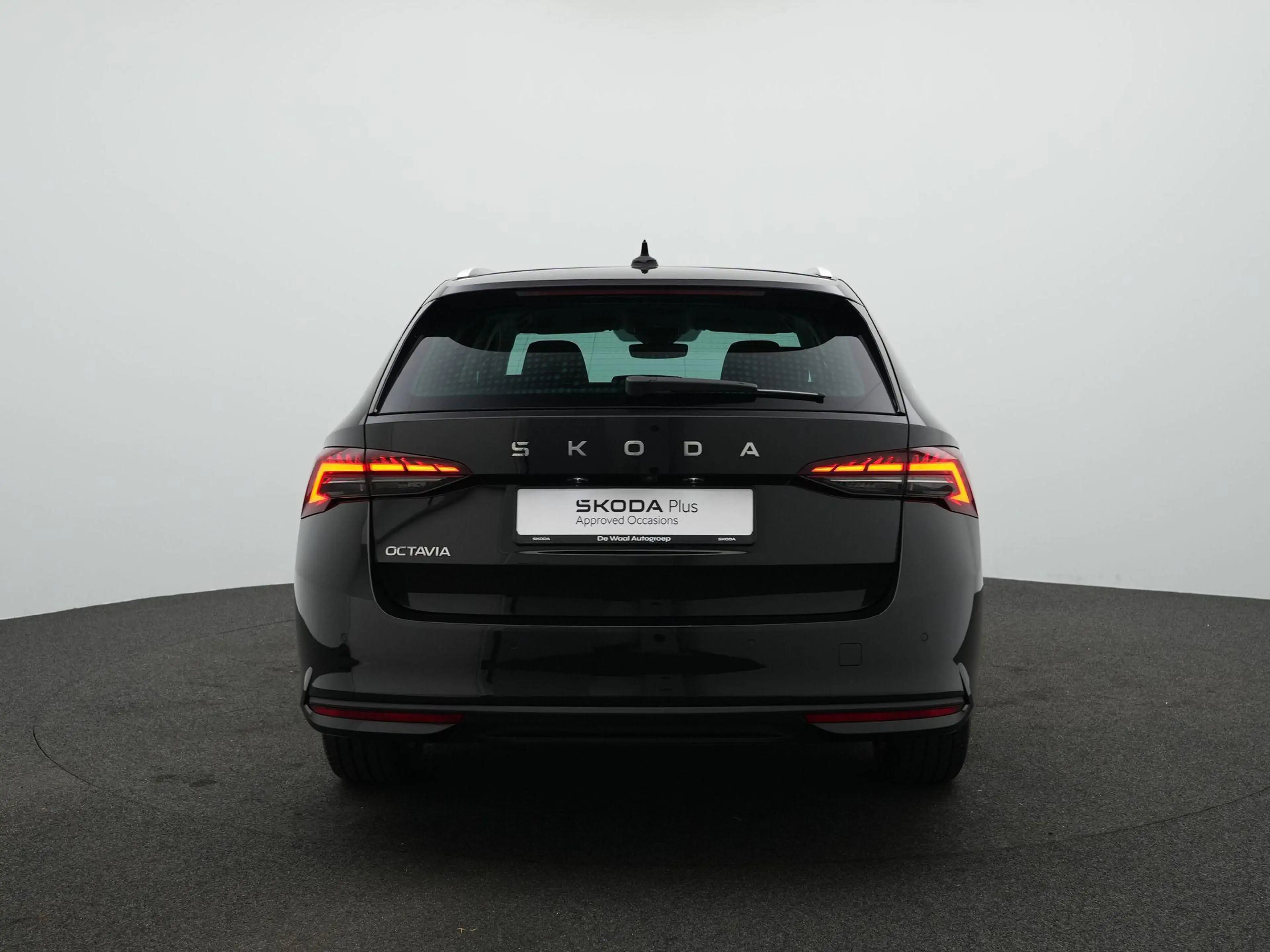 Skoda Octavia Combi 1.5 TSI 116pk DSG MHEV Selection | Achteruit — photo 6