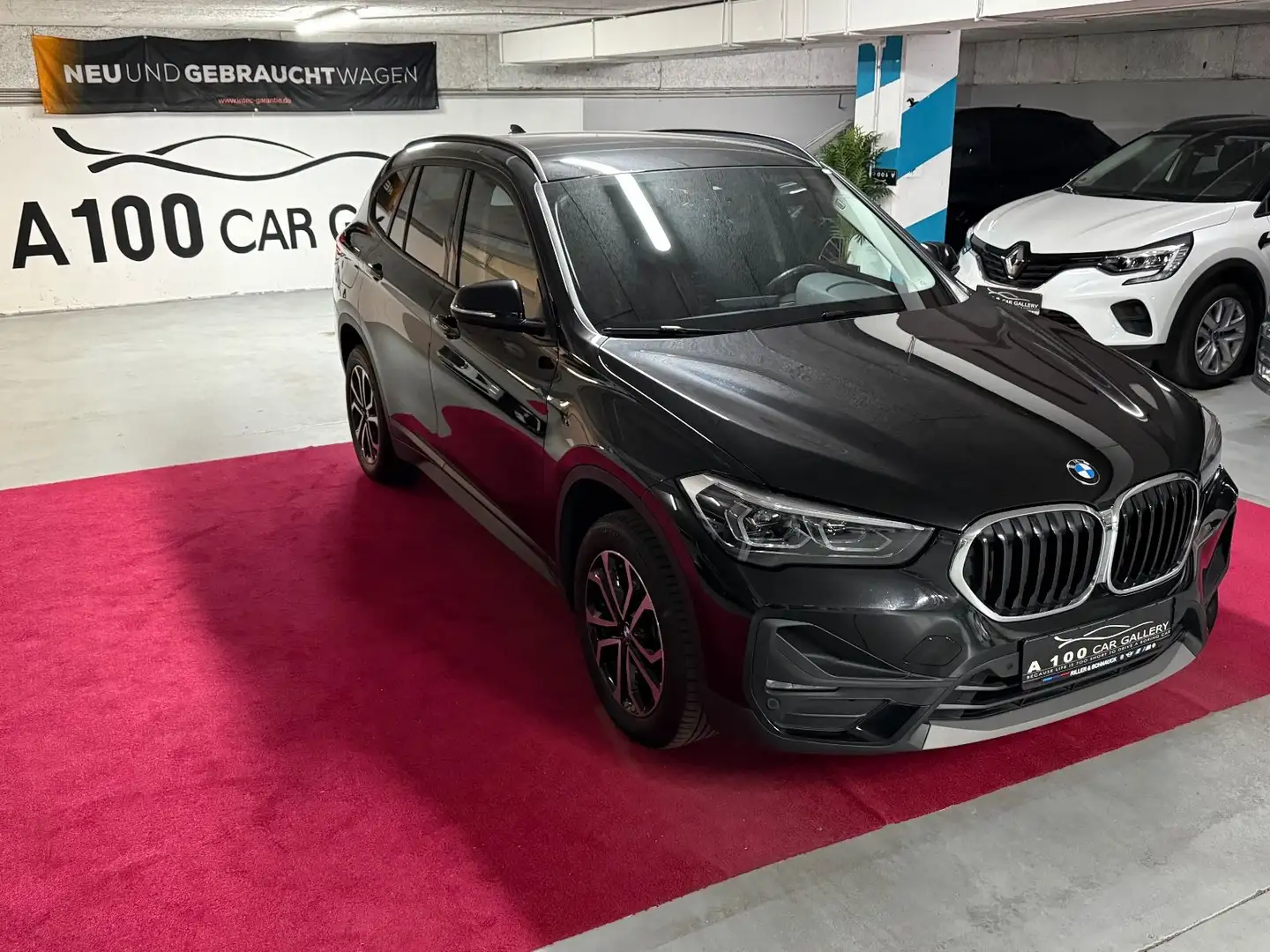 BMW X1 sDrive 18 d Advantage*AHK*Cam*1Hand*1A Noir - 1