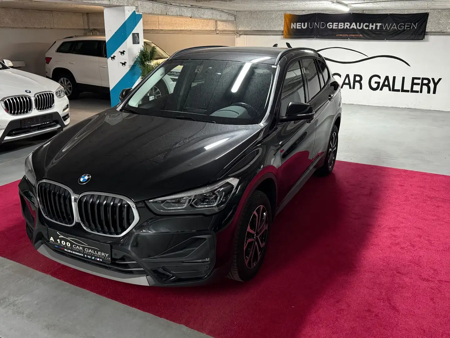 BMW X1 sDrive 18 d Advantage*AHK*Cam*1Hand*1A Noir - 2