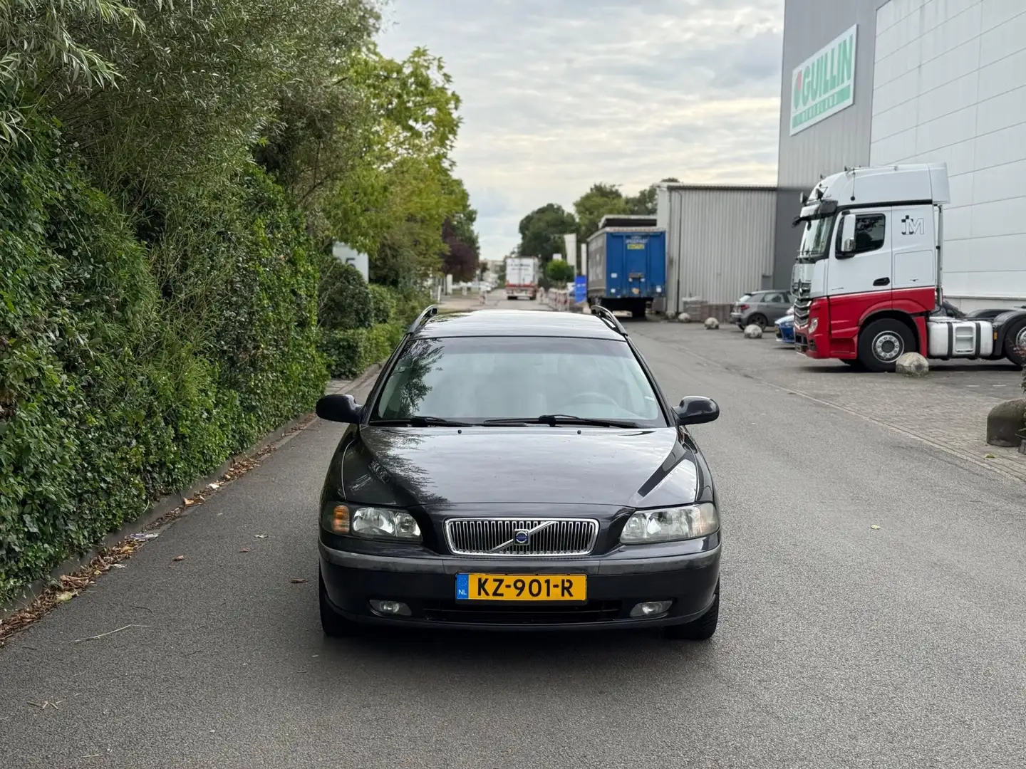 Volvo V70 2.0 Turbo Automaat LEDER/NAVIGATIE/CRUISE! YOUNGTI Zwart - 2