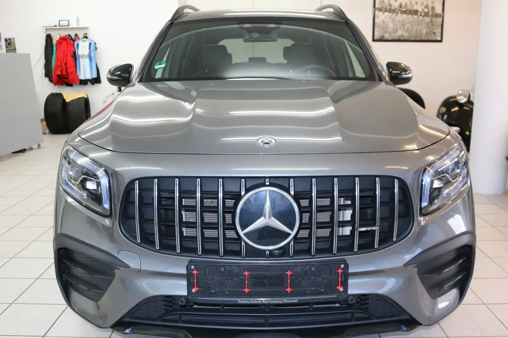 Mercedes-Benz GLB 35 AMG 4Matic/Night/Kam./Multibeam Šedá - 2