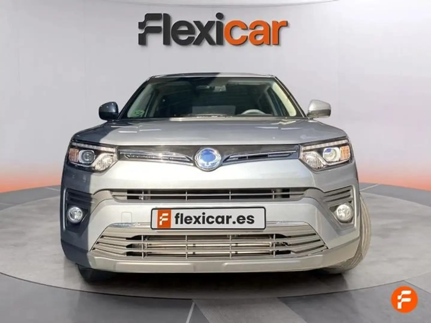 SsangYong Tivoli G15 Urban Plus 4x2 Gris - 2