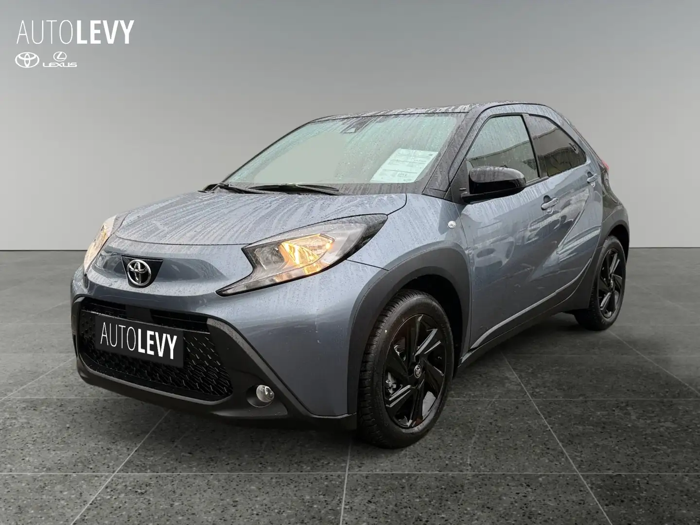 Toyota Aygo 1.0 Teamplayer ACC AUT Fernlichtass. Kam. Schwarz - 2