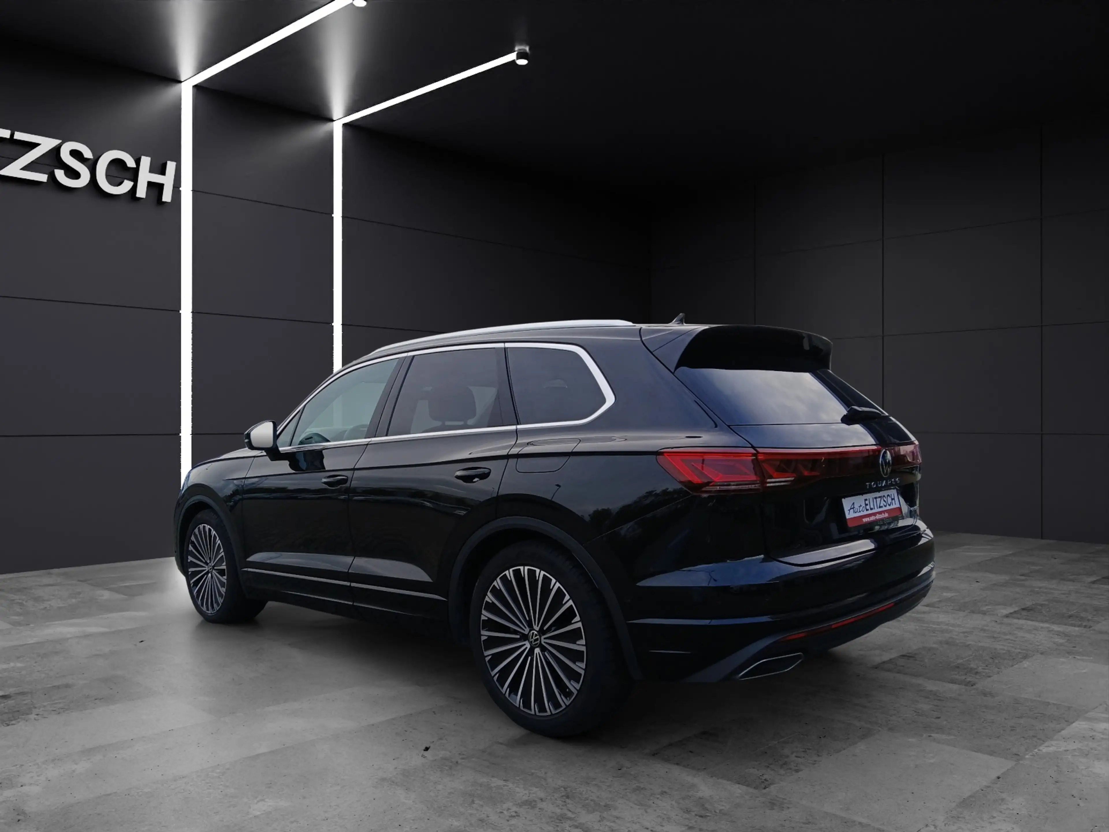 Volkswagen Touareg eHybrid Elegance Matrix Navi ACC AHK Pano HUD 4... — photo 3