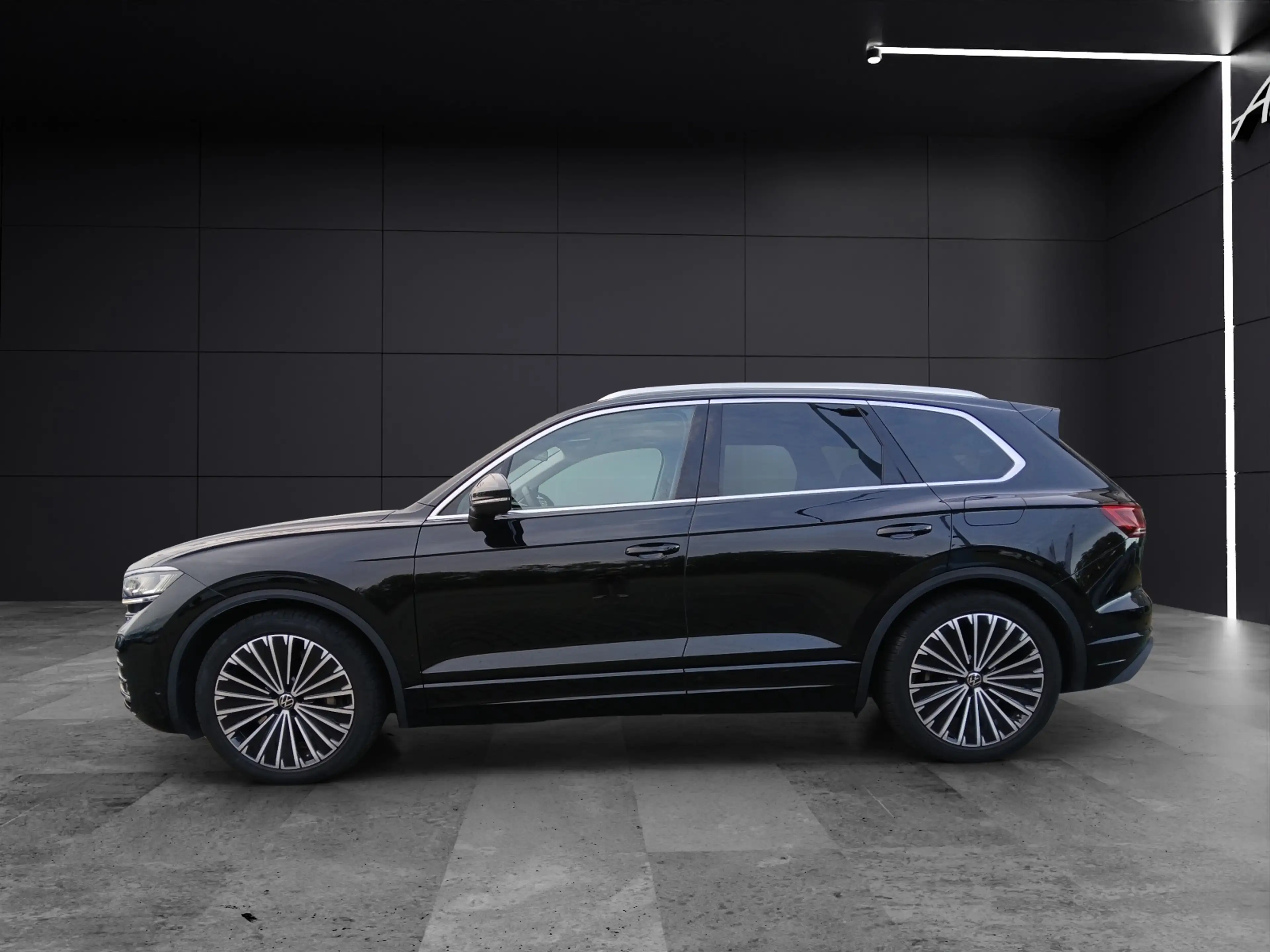 Volkswagen Touareg eHybrid Elegance Matrix Navi ACC AHK Pano HUD 4... — photo 2