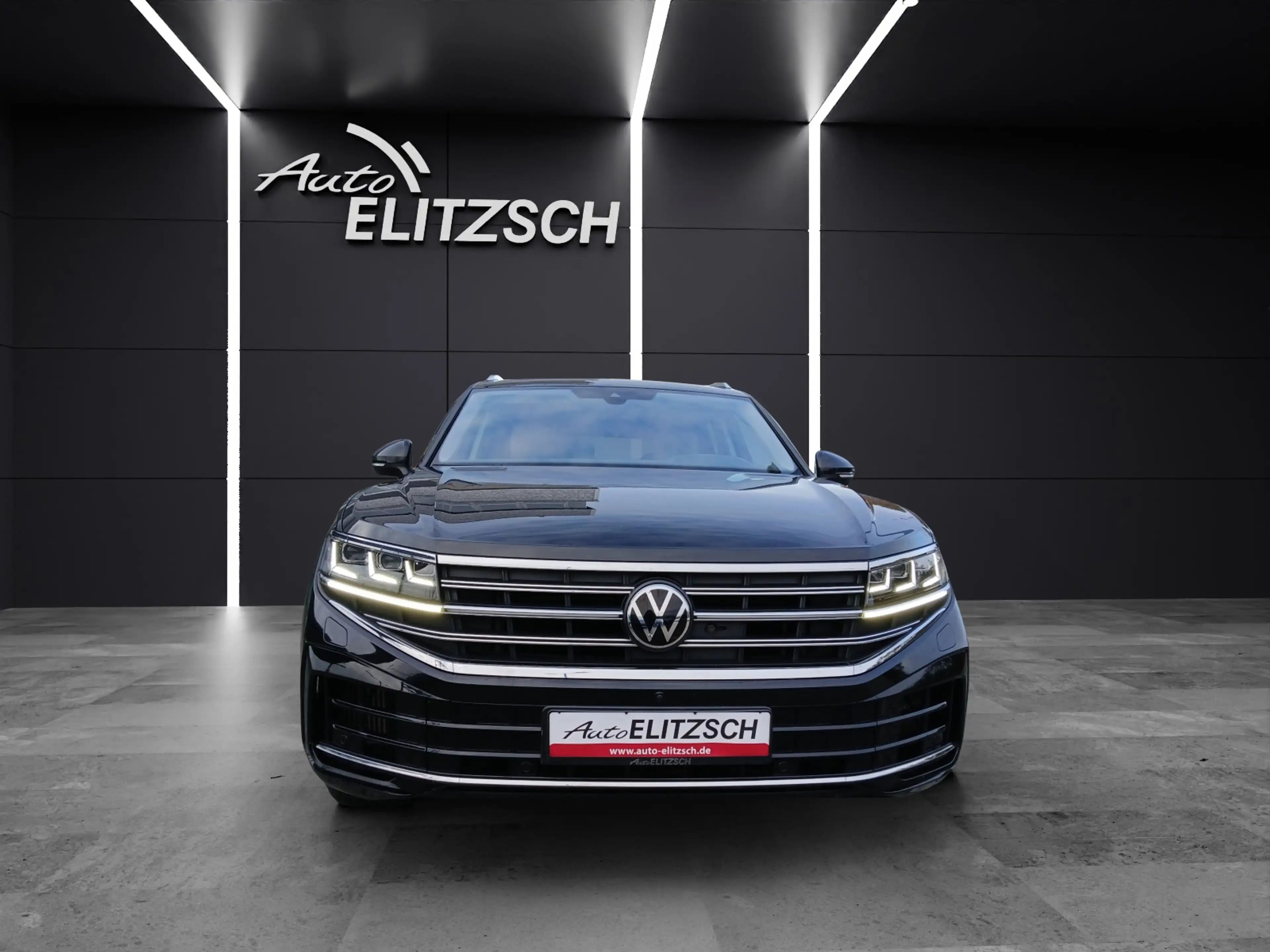 Volkswagen Touareg eHybrid Elegance Matrix Navi ACC AHK Pano HUD 4... — photo 8