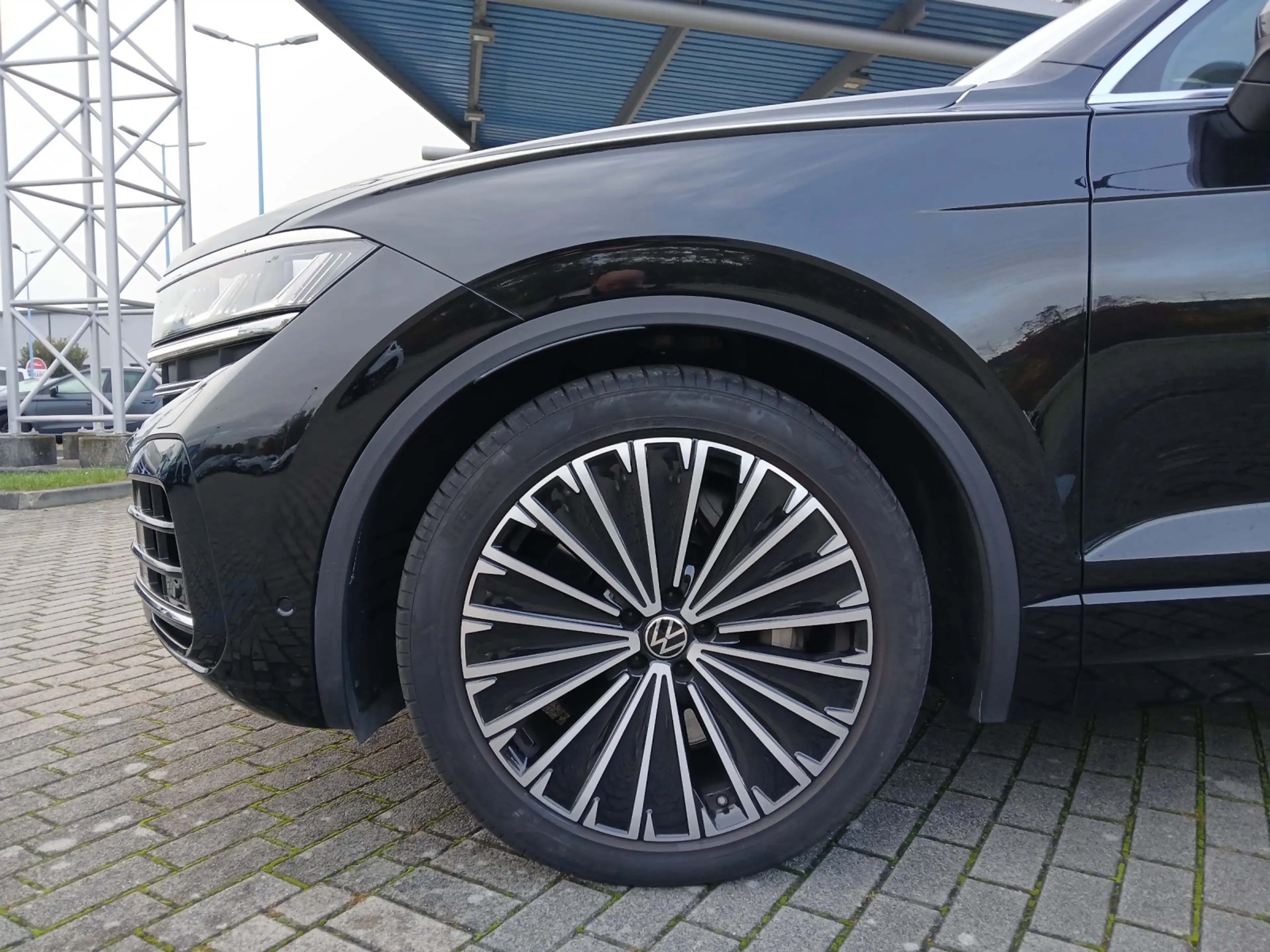 Volkswagen Touareg eHybrid Elegance Matrix Navi ACC AHK Pano HUD 4... — photo 9