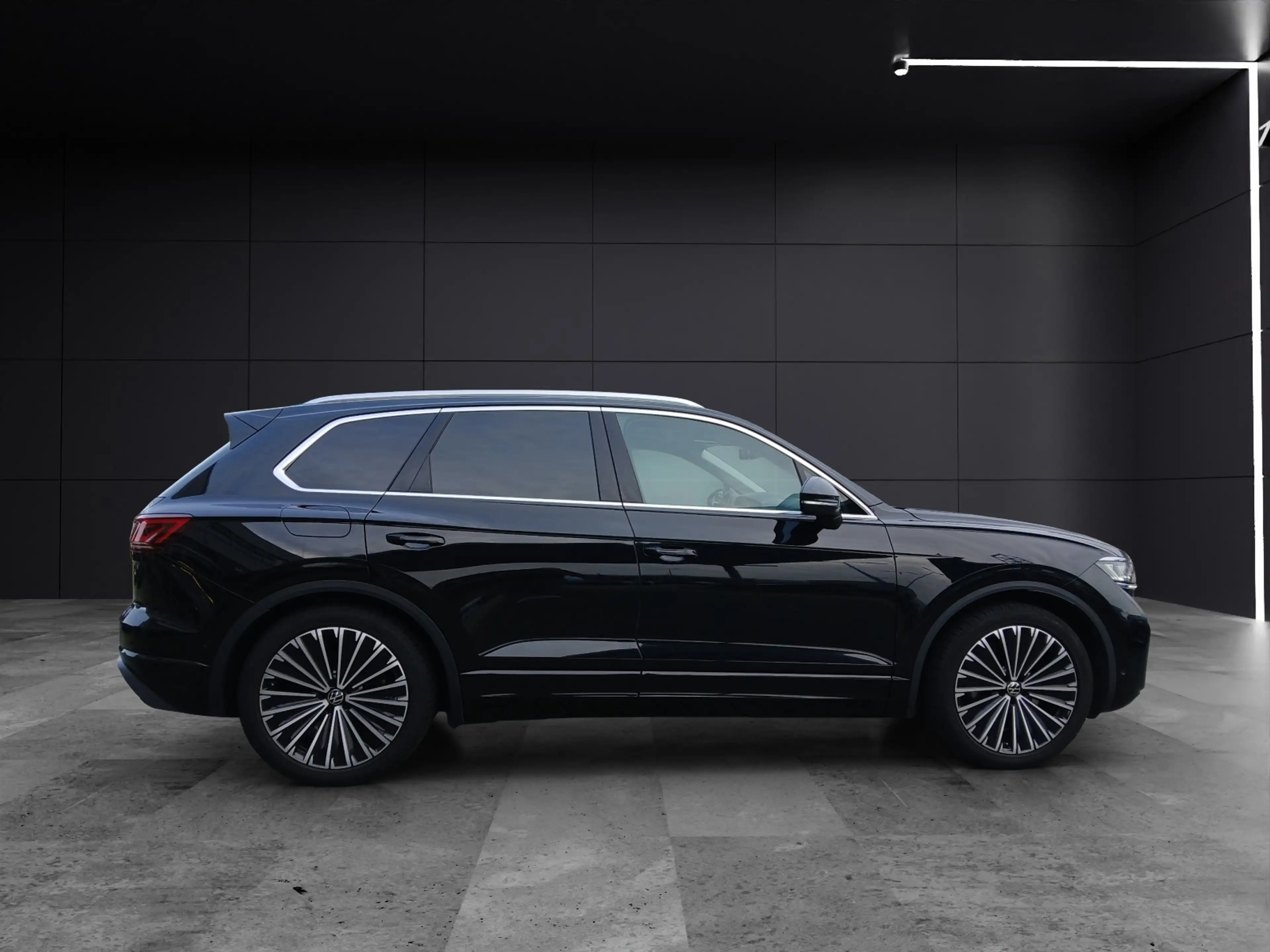 Volkswagen Touareg eHybrid Elegance Matrix Navi ACC AHK Pano HUD 4... — photo 6