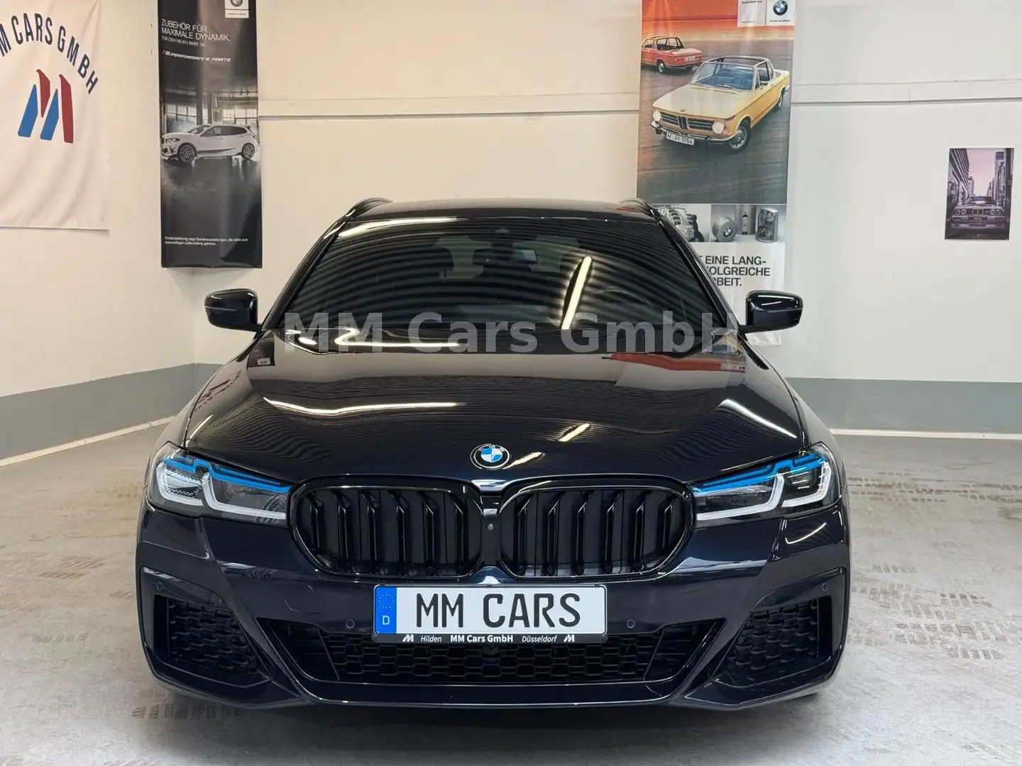 BMW 530 d Touring M Sport 360°|HUD|StHzg|Belüftung| Schwarz - 2