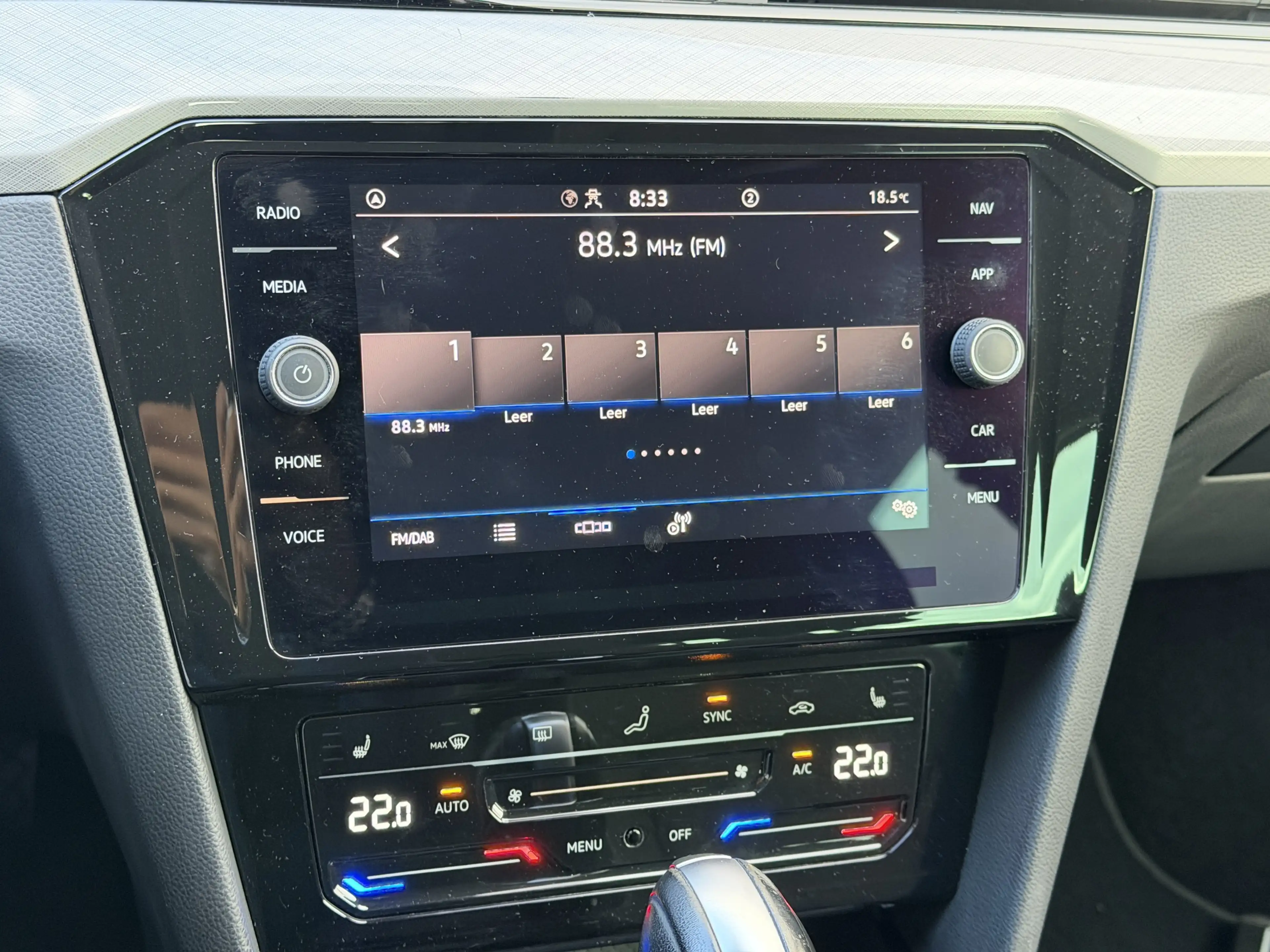 Volkswagen Passat Variant 2.0 TDI SCR DSG Business | Massage | AHK — photo 11