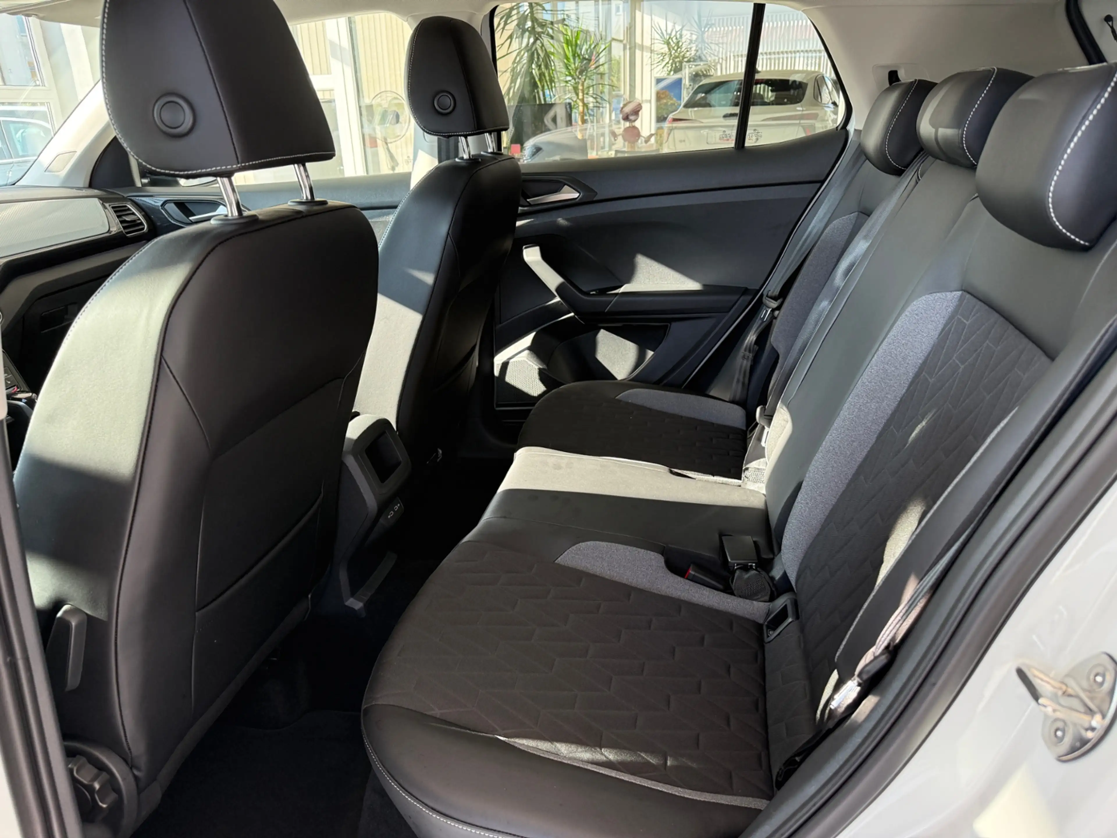 Volkswagen T-Cross Life  Goal 1.0TSI RKamera ACC LED App-Navi — photo 14