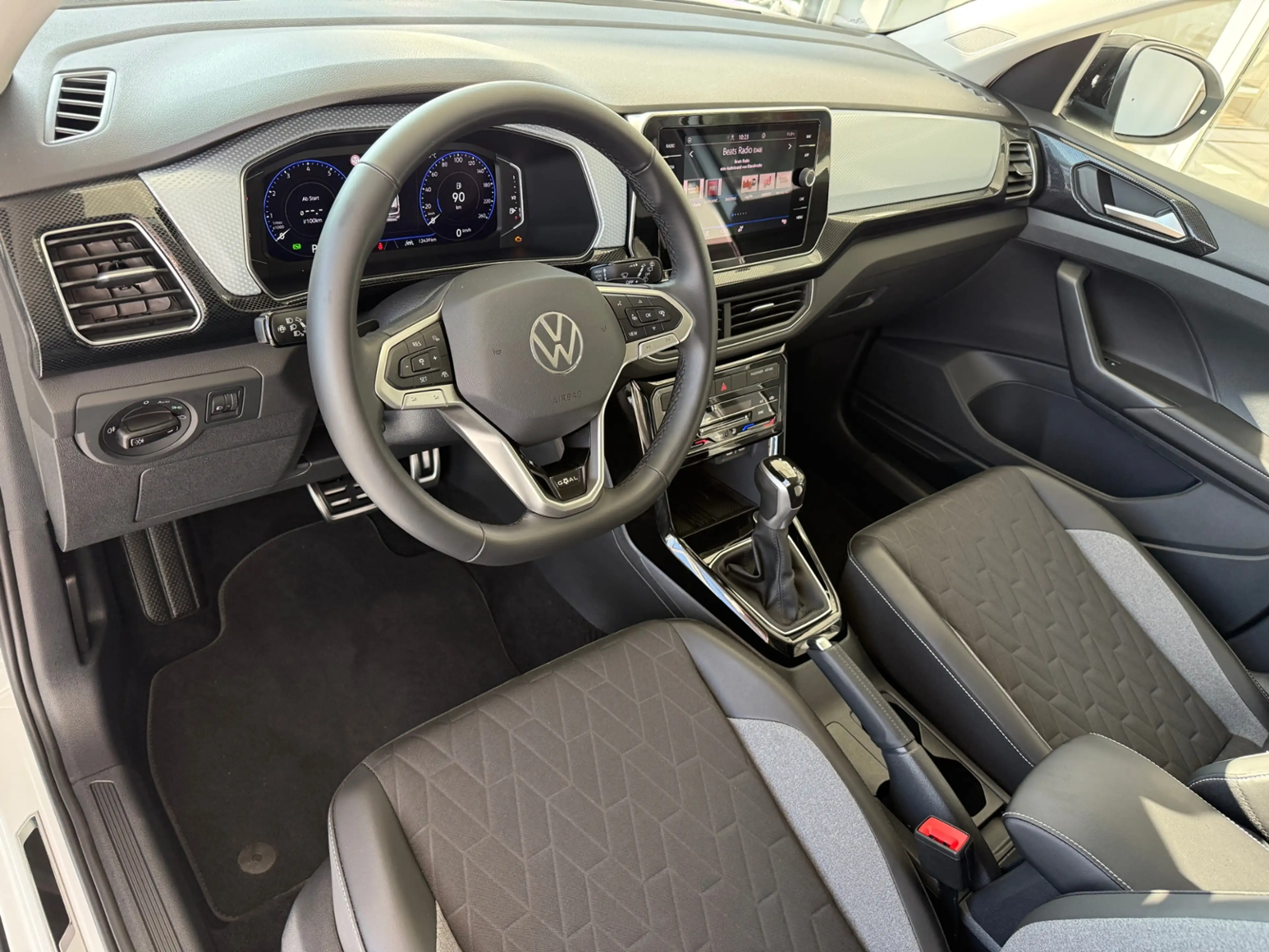 Volkswagen T-Cross Life  Goal 1.0TSI RKamera ACC LED App-Navi — photo 11