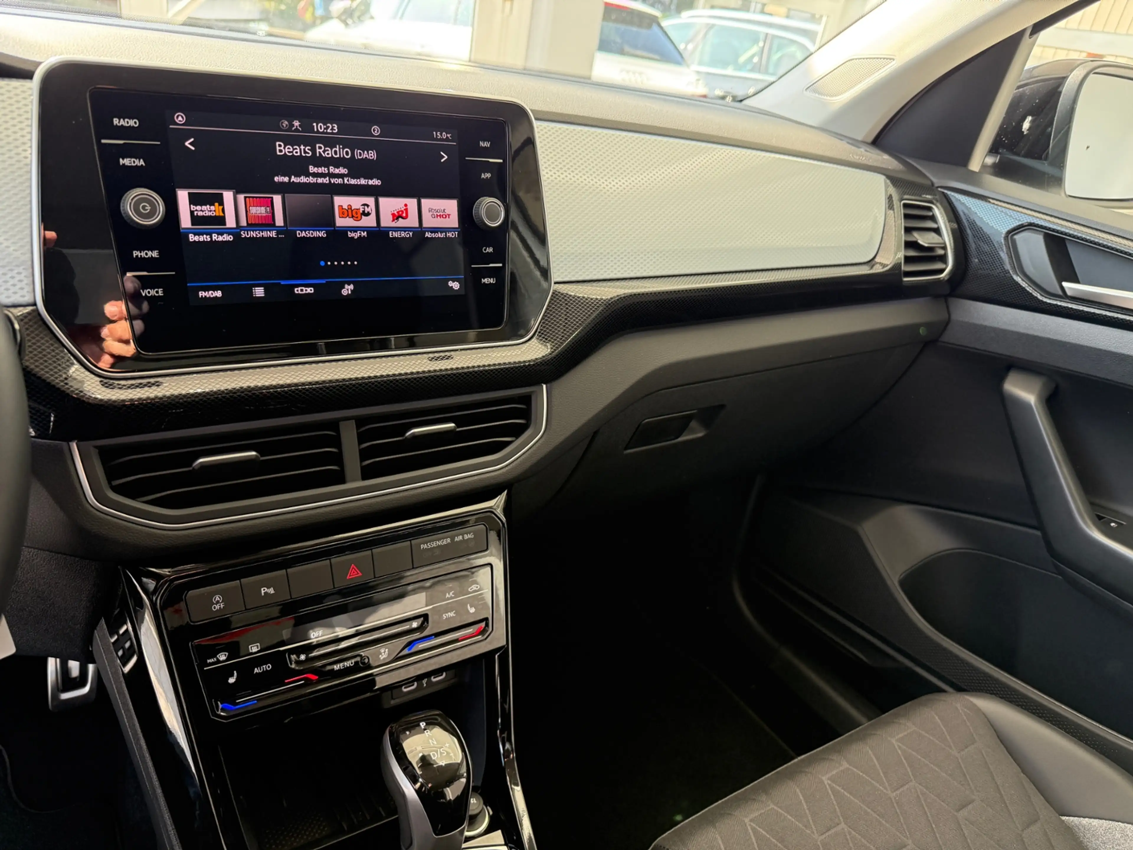 Volkswagen T-Cross Life  Goal 1.0TSI RKamera ACC LED App-Navi — photo 13