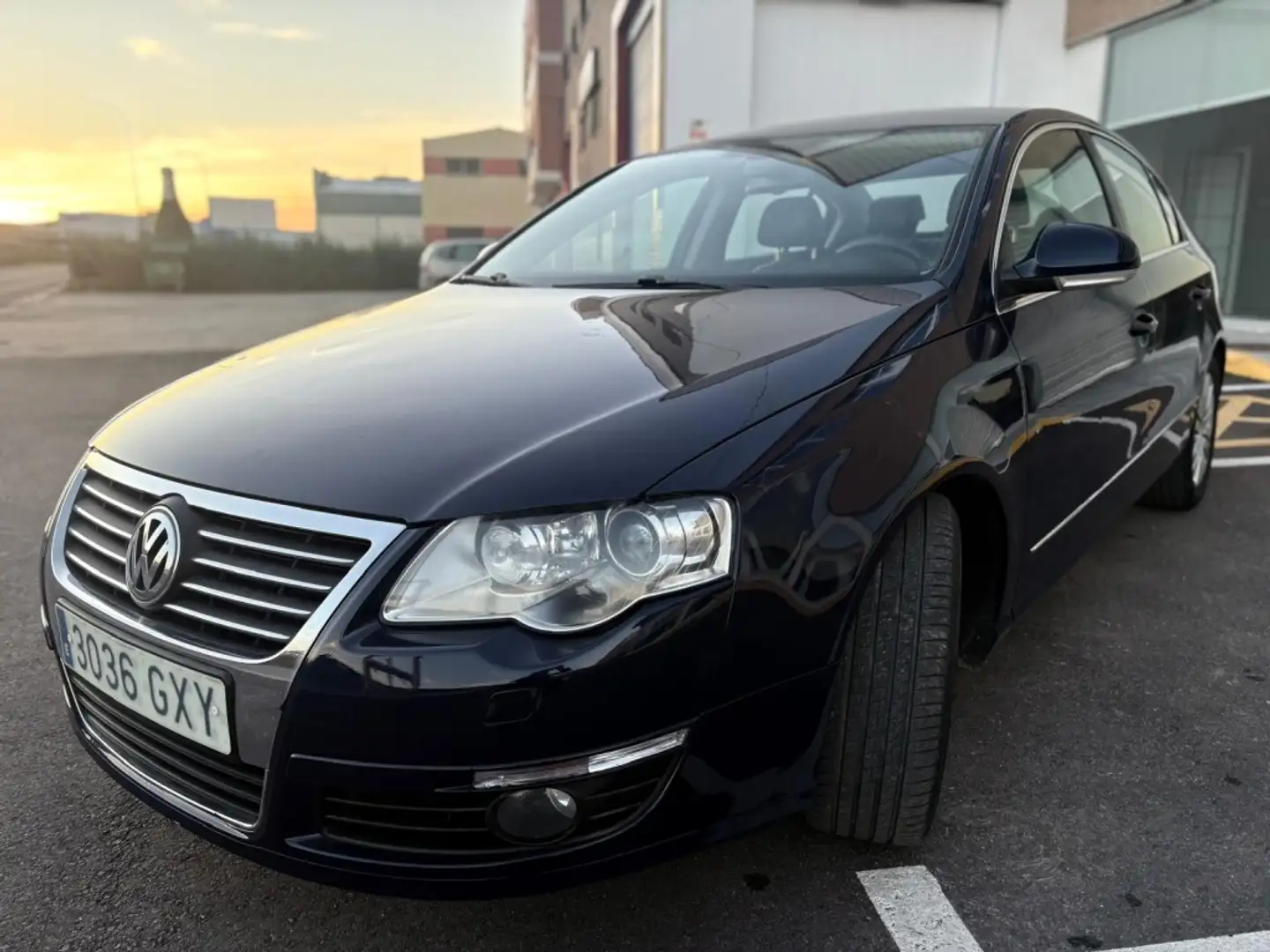 Volkswagen Passat 2.0TDI CR Advance 170 Negro - 2