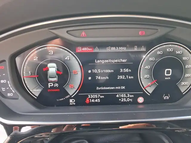 Audi A8 view 10