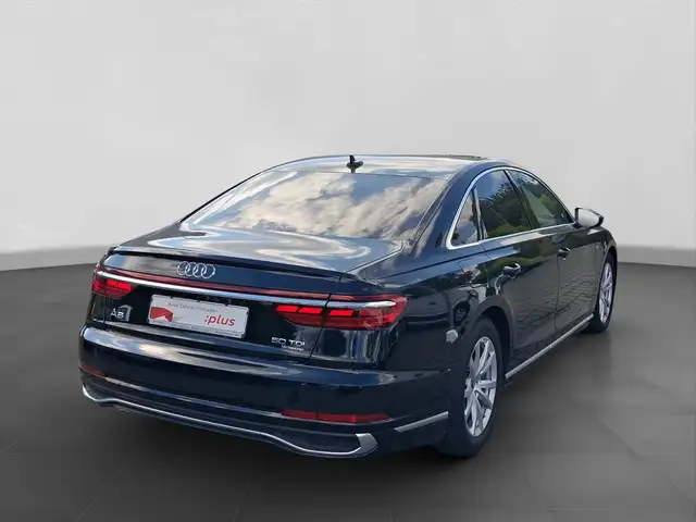 Audi A8 view 3