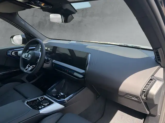 BMW X3 view 12