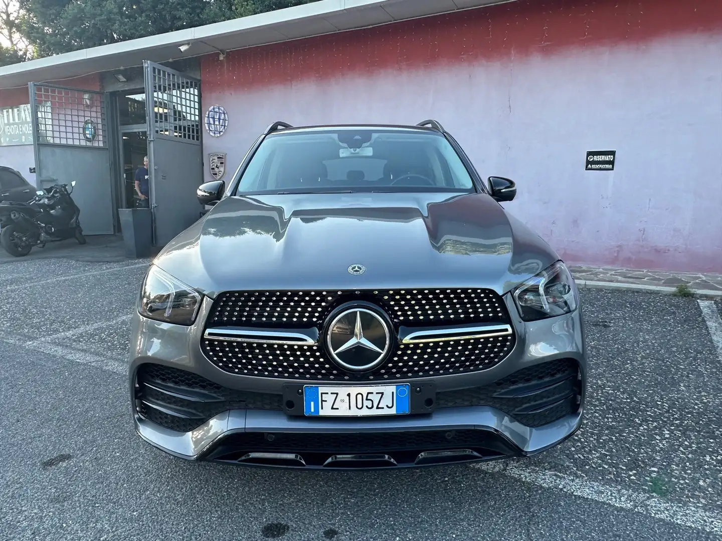 Mercedes-Benz GLE 300 GLE 300 d 4Matic Premium Plus AMG Gris - 2