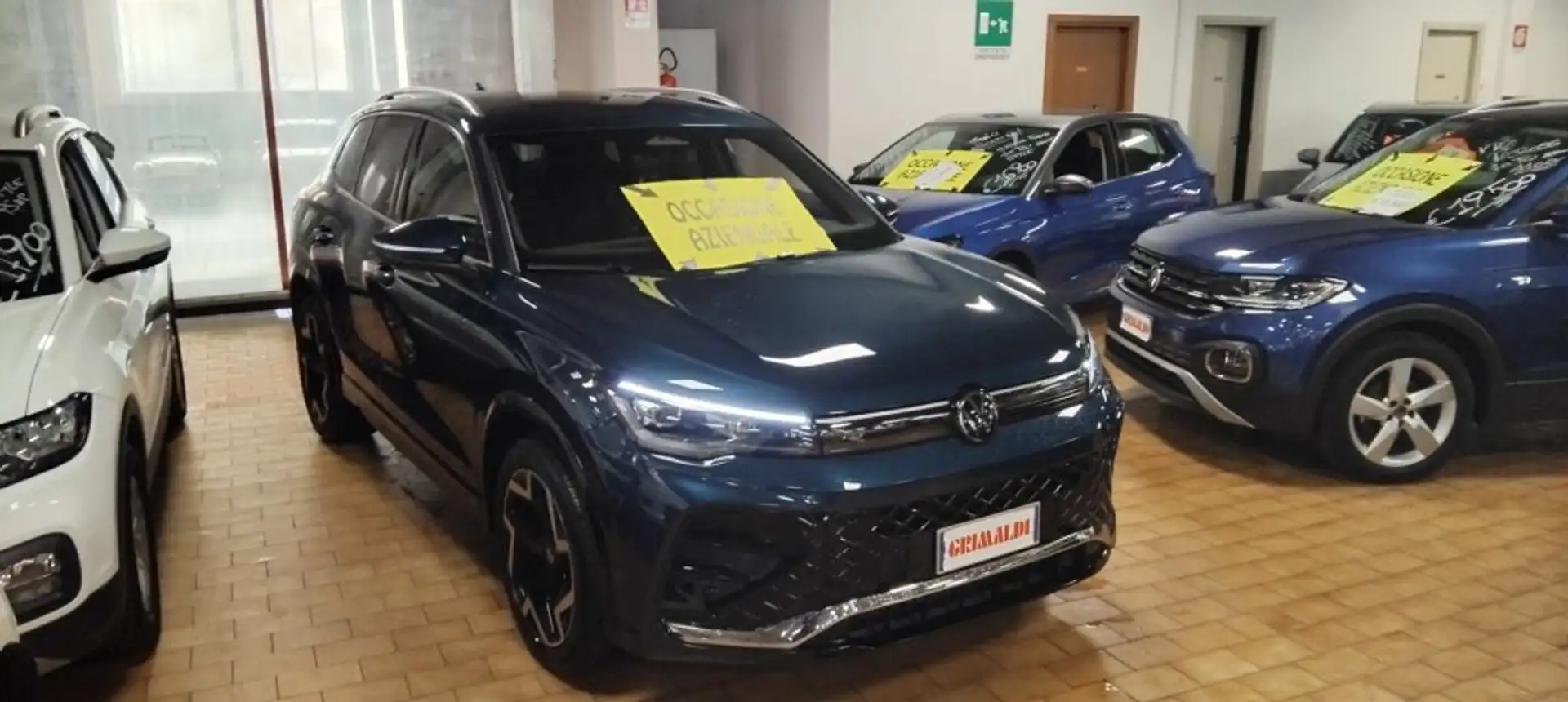 Volkswagen Tiguan 2.0 TDI 150 CV DSG R-Line Grigio - 2