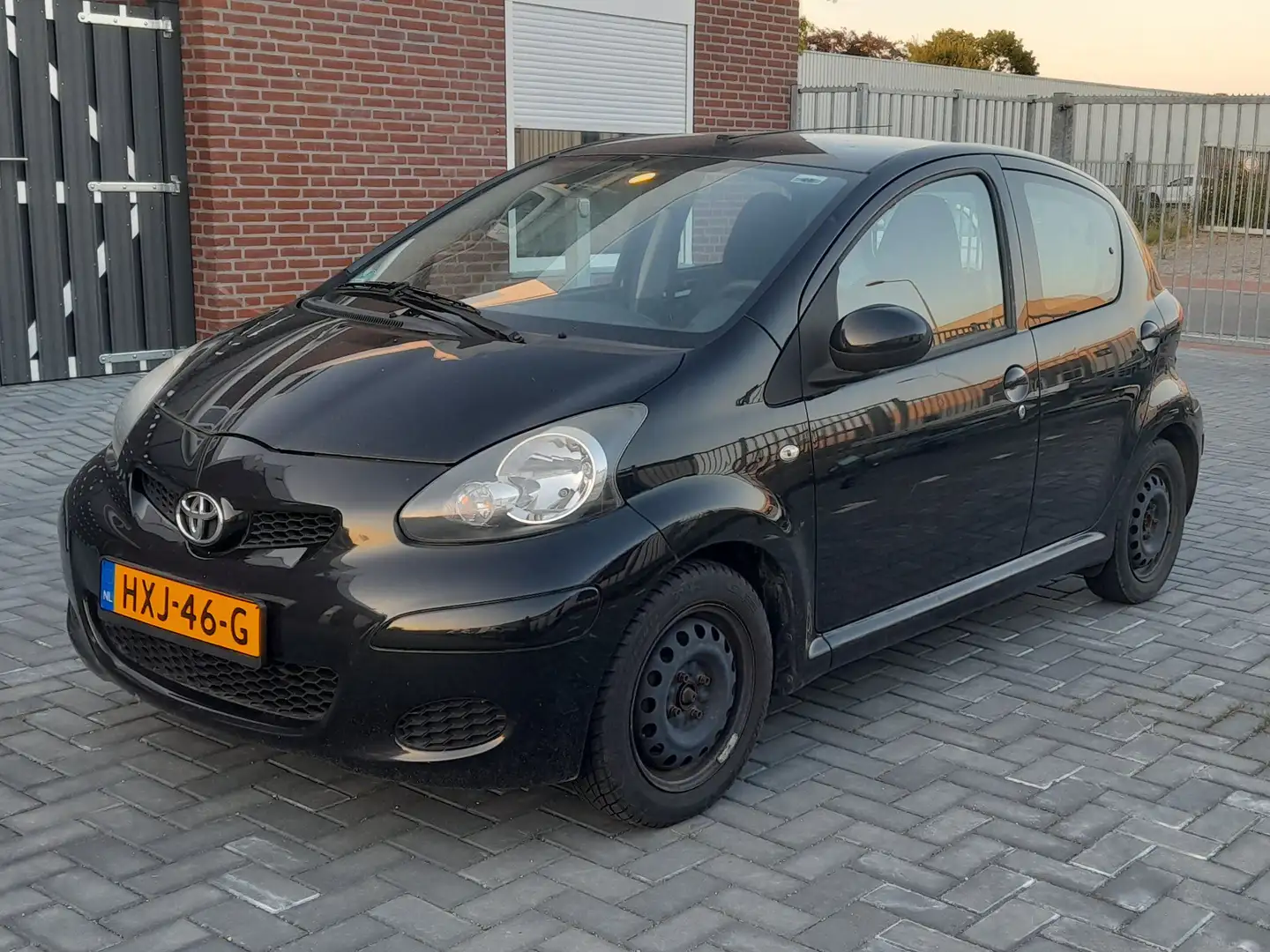 Toyota Aygo 1.0-12V Access Cool 5DR Nieuwe Service Zwart - 2