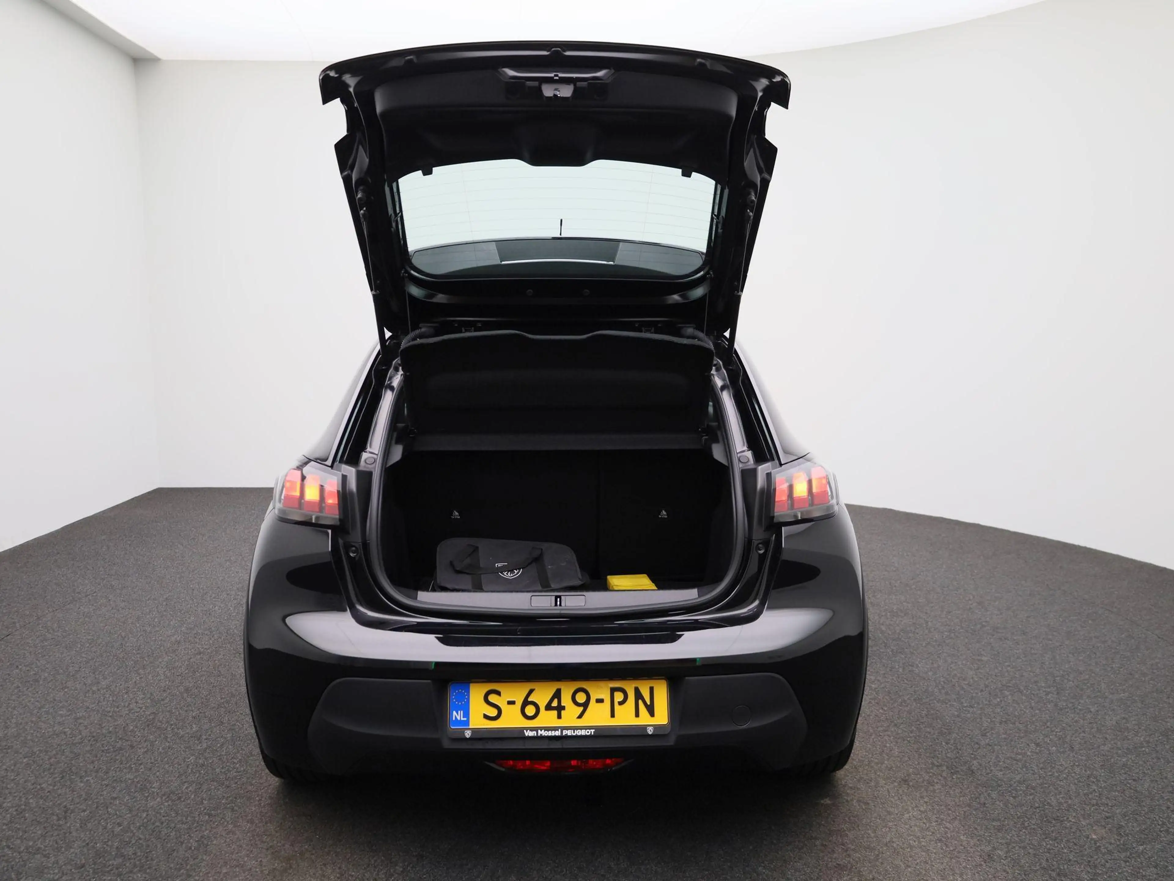 Peugeot e-208 EV Active 50 kWh — photo 11