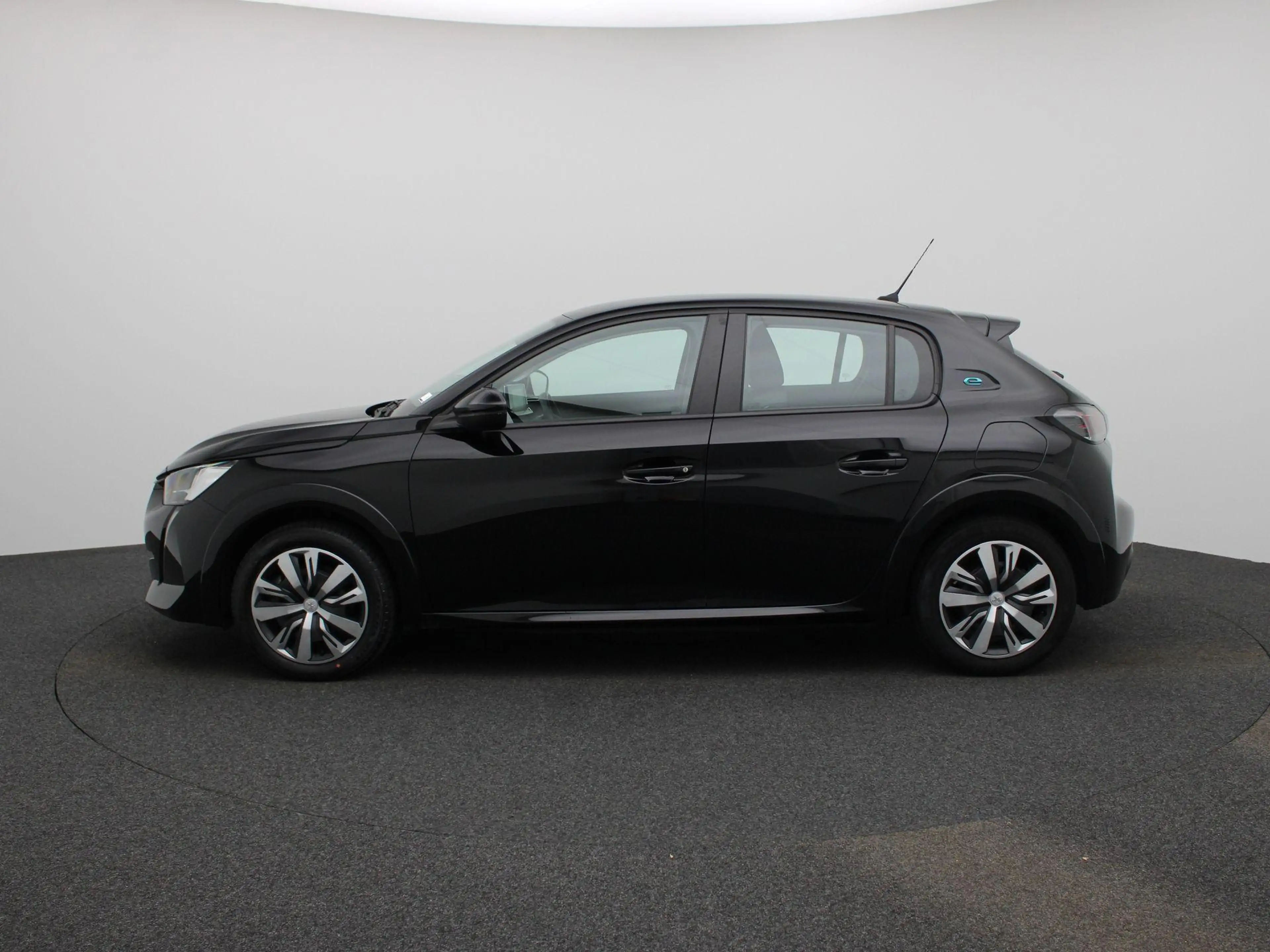 Peugeot e-208 EV Active 50 kWh — photo 4
