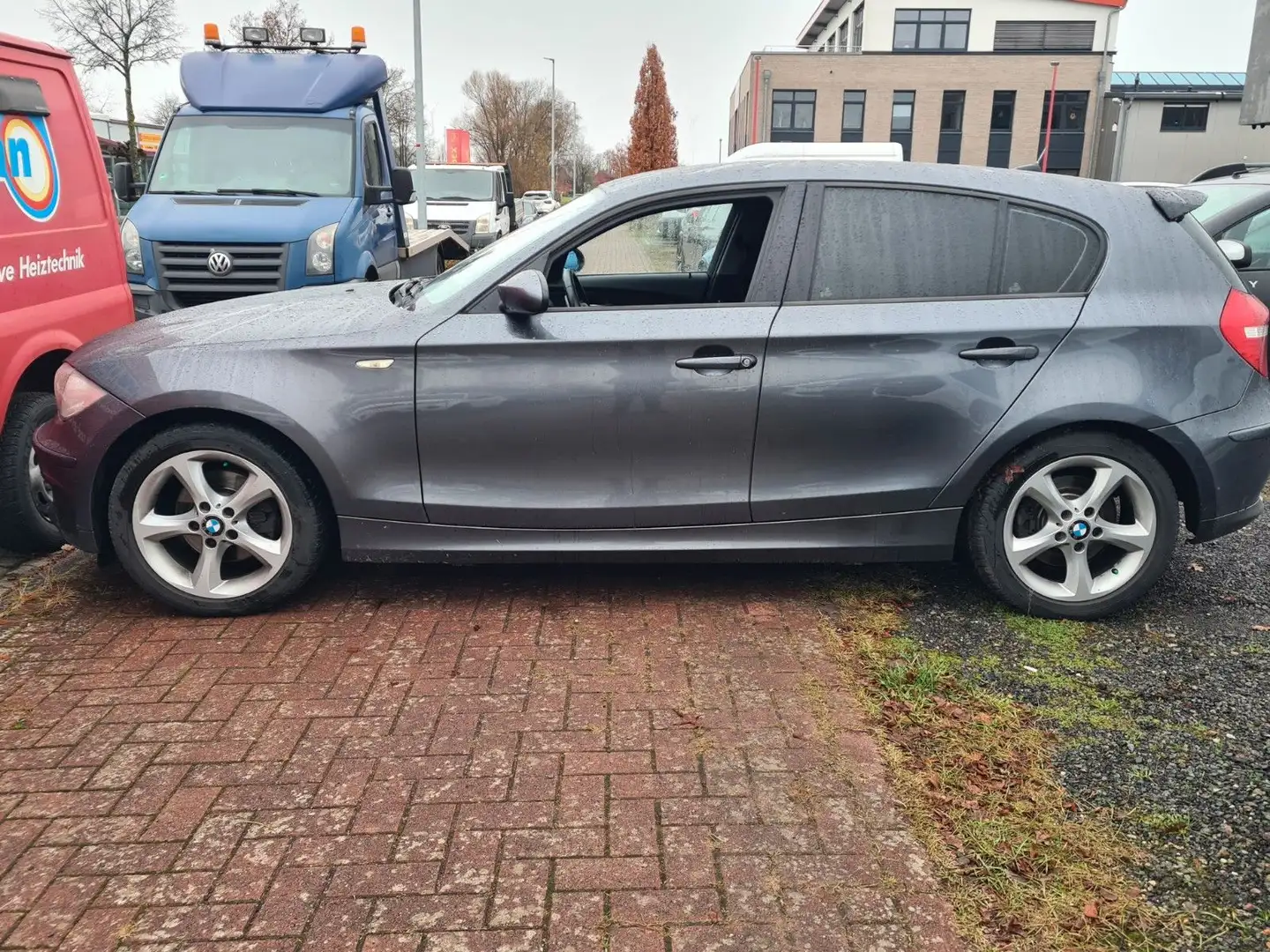 BMW 120 Baureihe 1 Lim. 120d Automatik Grau - 1