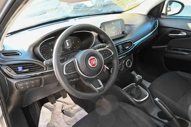Fiat Tipo view 12