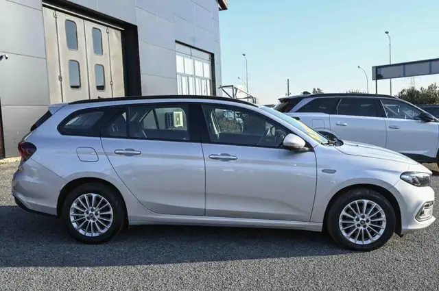 Fiat Tipo view 4