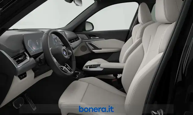 BMW X1 view 4