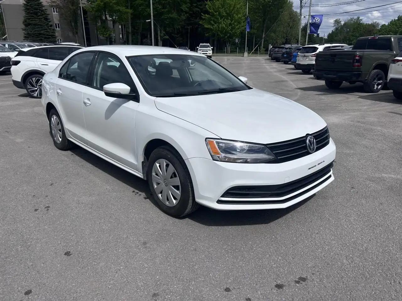 Volkswagen Jetta снимка Volkswagen Jetta