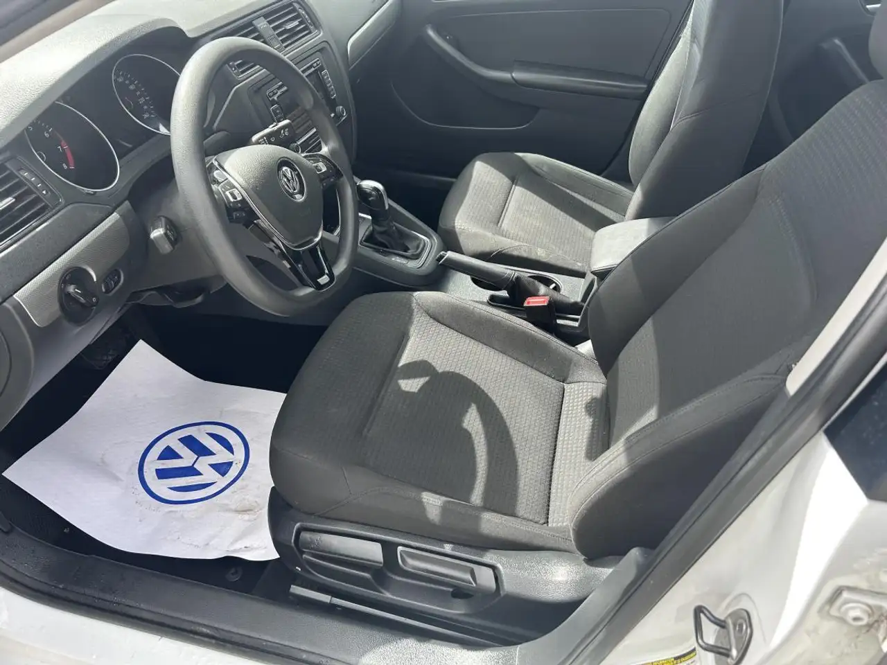 Volkswagen Jetta снимка Volkswagen Jetta