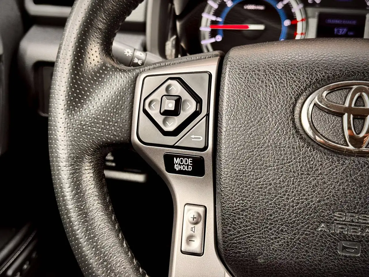 Toyota 4-Runner снимка Toyota 4-Runner