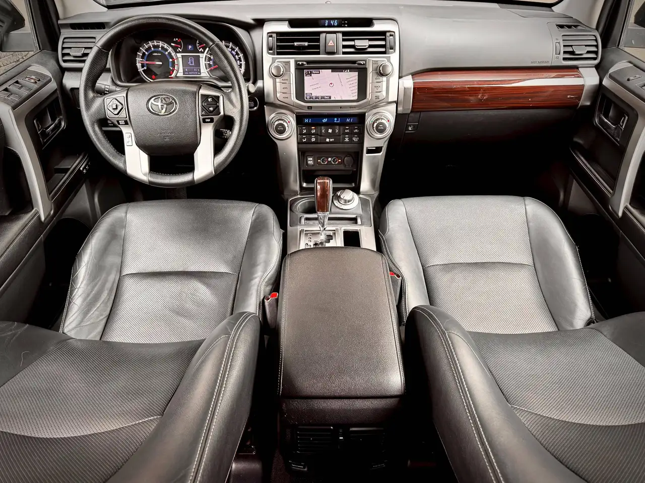 Toyota 4-Runner снимка Toyota 4-Runner