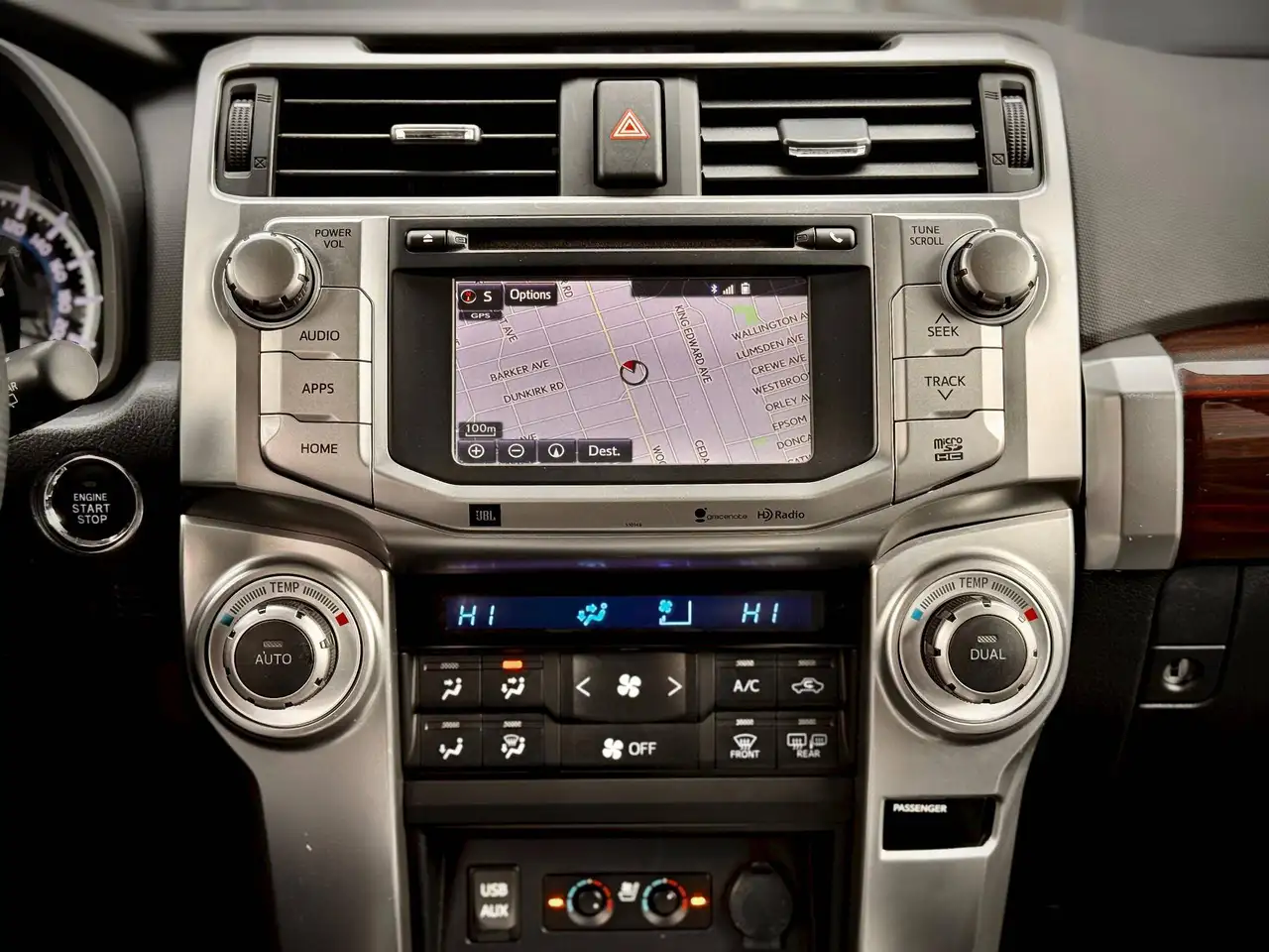 Toyota 4-Runner снимка Toyota 4-Runner