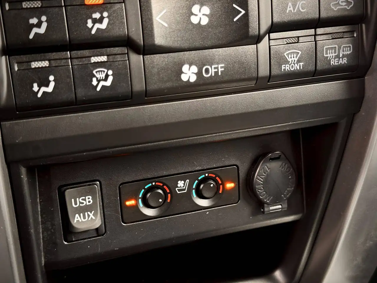 Toyota 4-Runner снимка Toyota 4-Runner